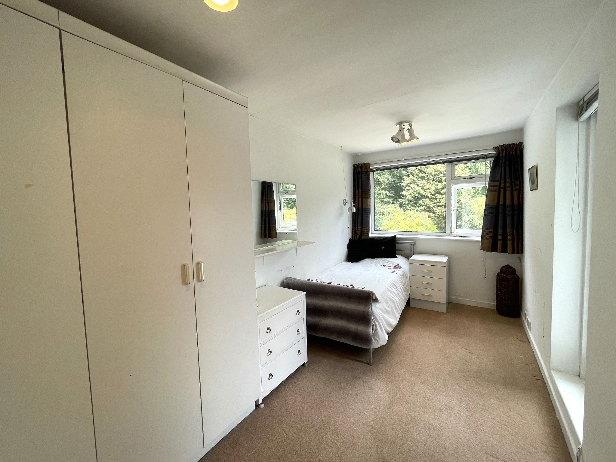 3 bedroom semi-detached house For Sale in Manchester - Photograph 13.