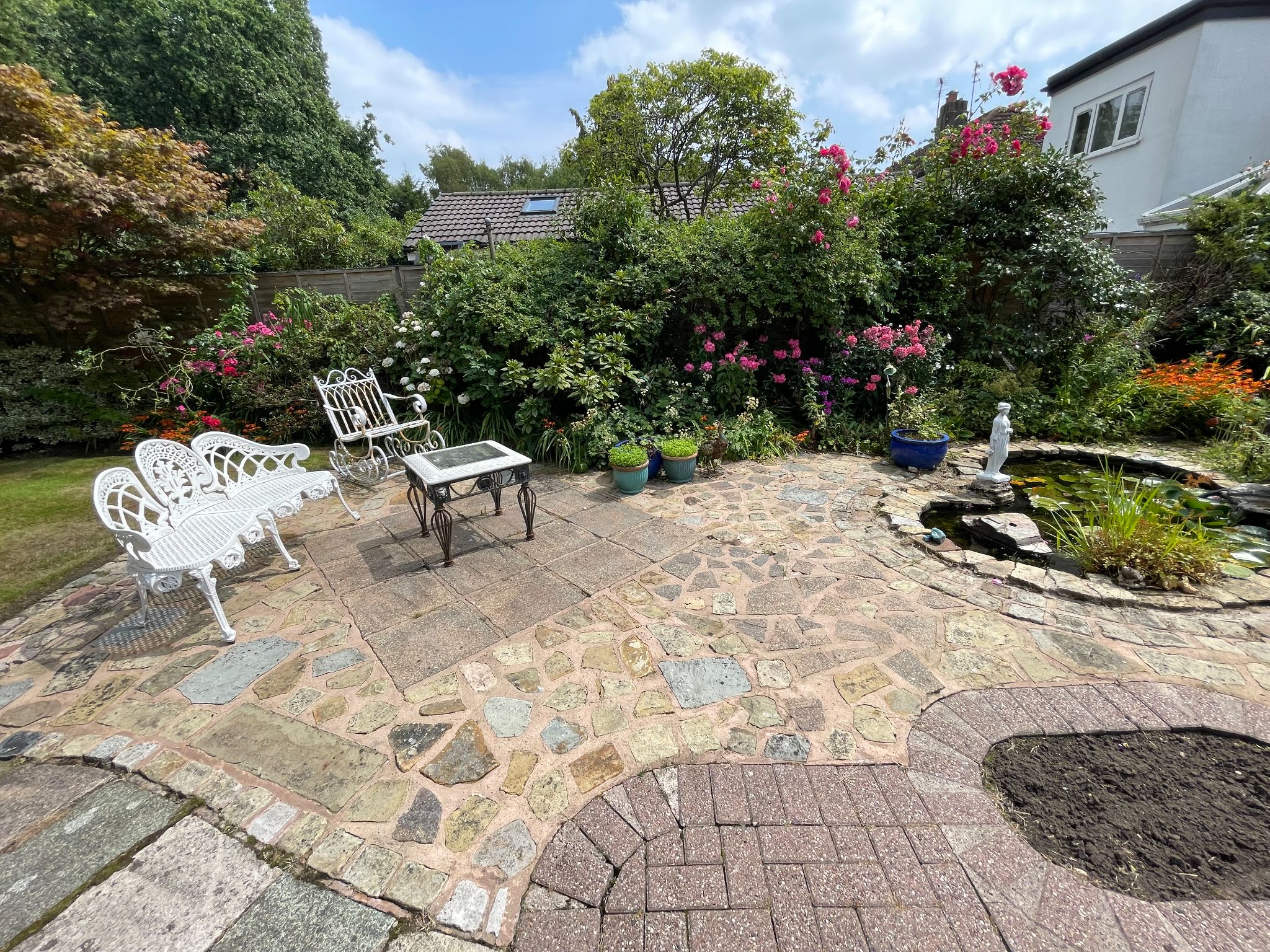 3 bedroom semi-detached house For Sale in Manchester - Photograph 20.