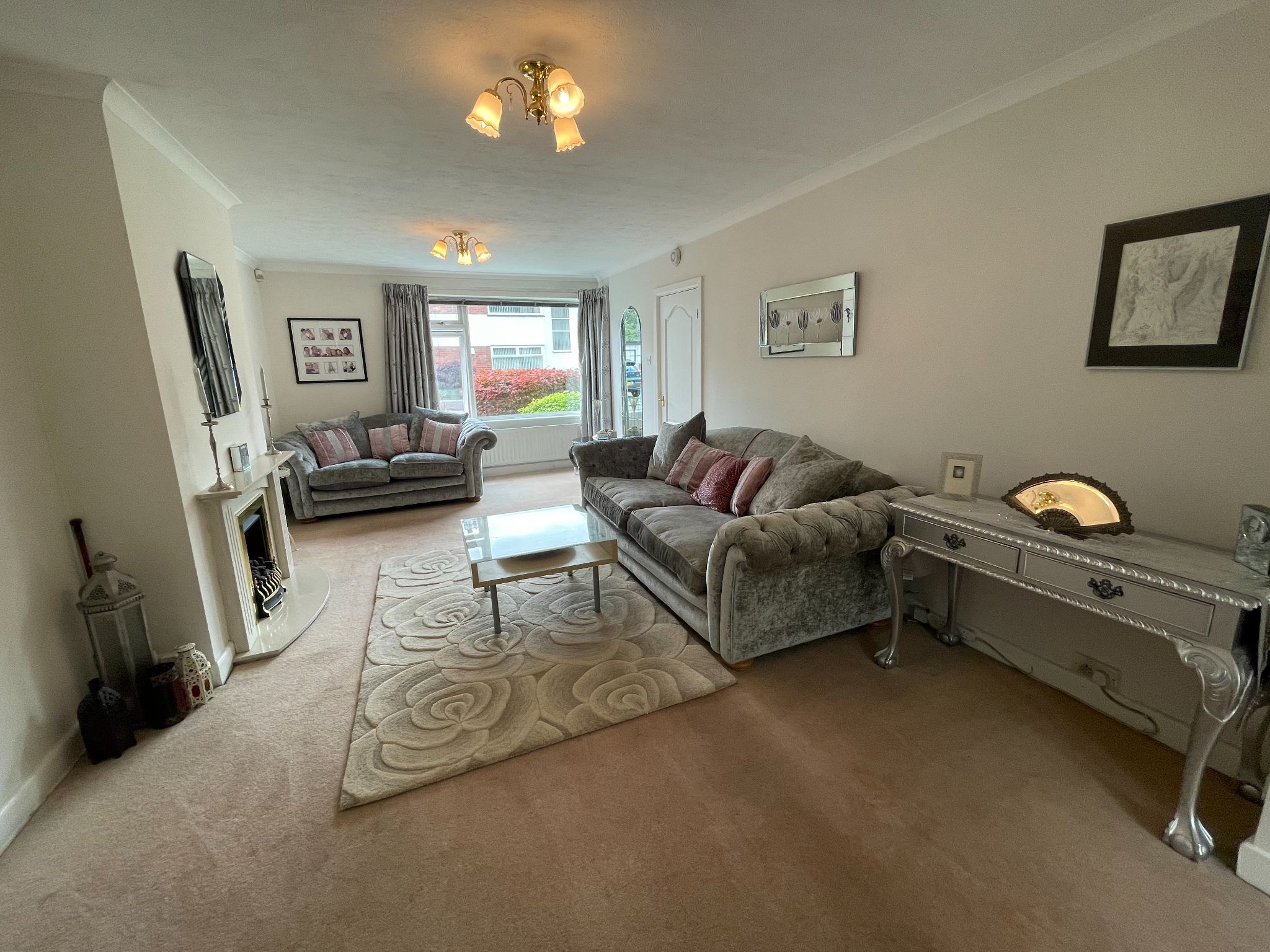 3 bedroom semi-detached house For Sale in Manchester - Photograph 5.