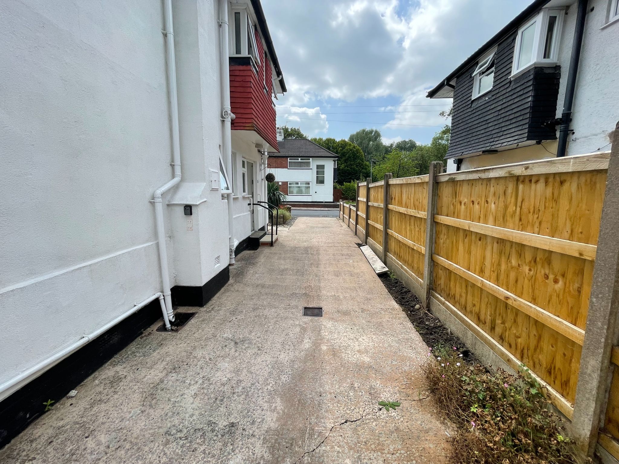3 bedroom semi-detached house For Sale in Manchester - Photograph 24.