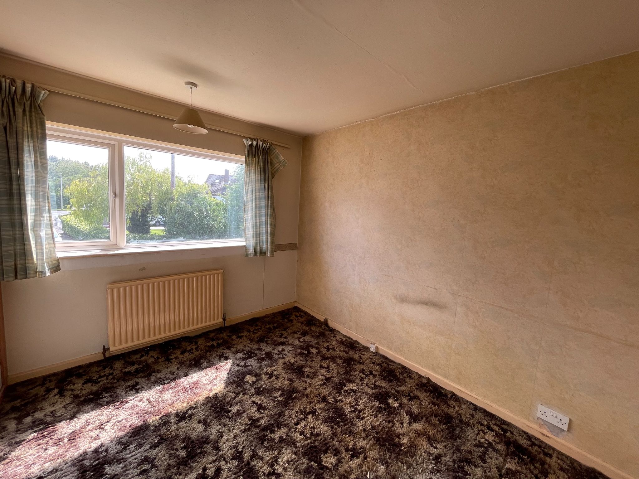 3 bedroom semi-detached house For Sale in Manchester - Photograph 10.