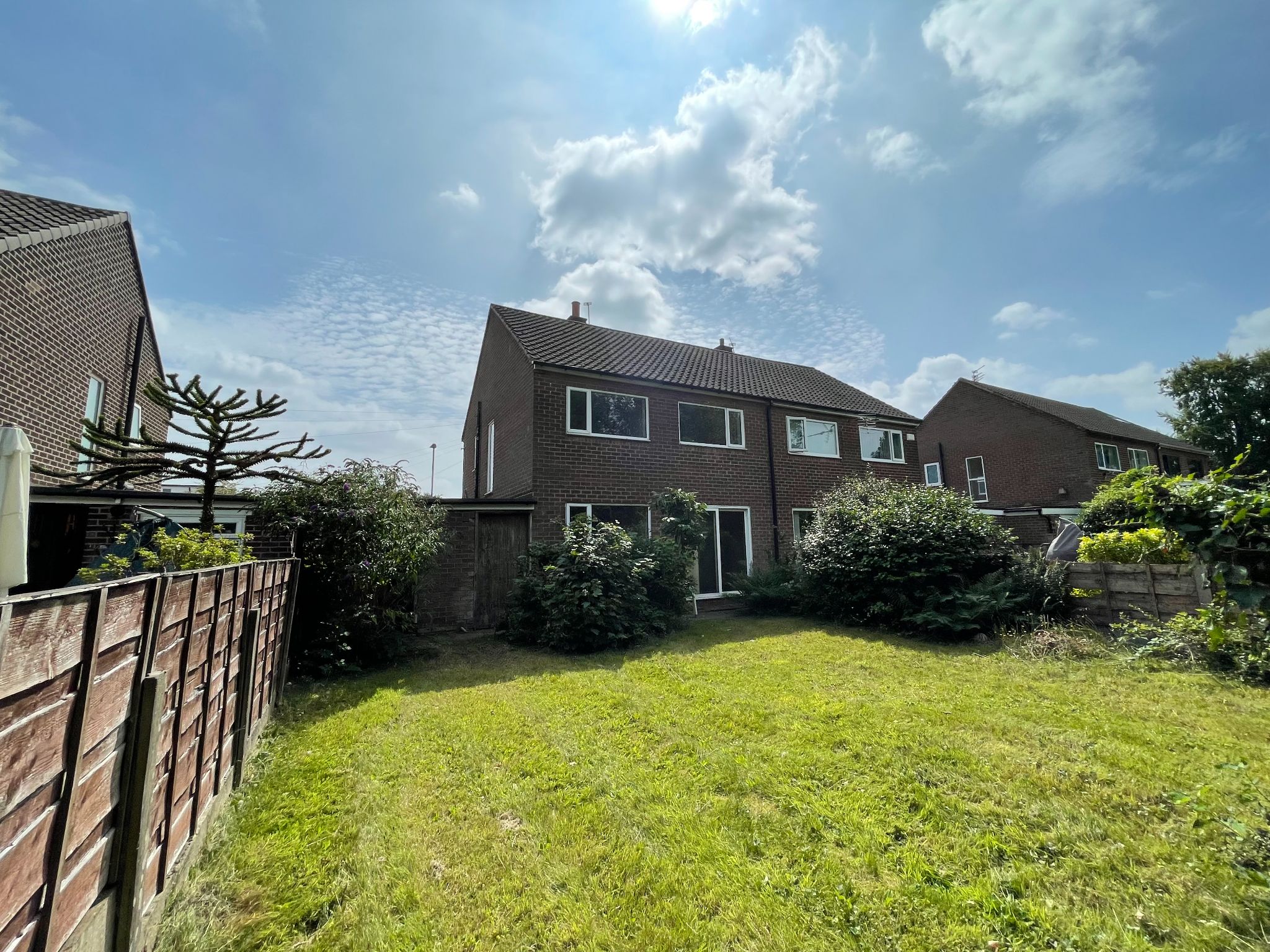 3 bedroom semi-detached house For Sale in Manchester - Photograph 20.