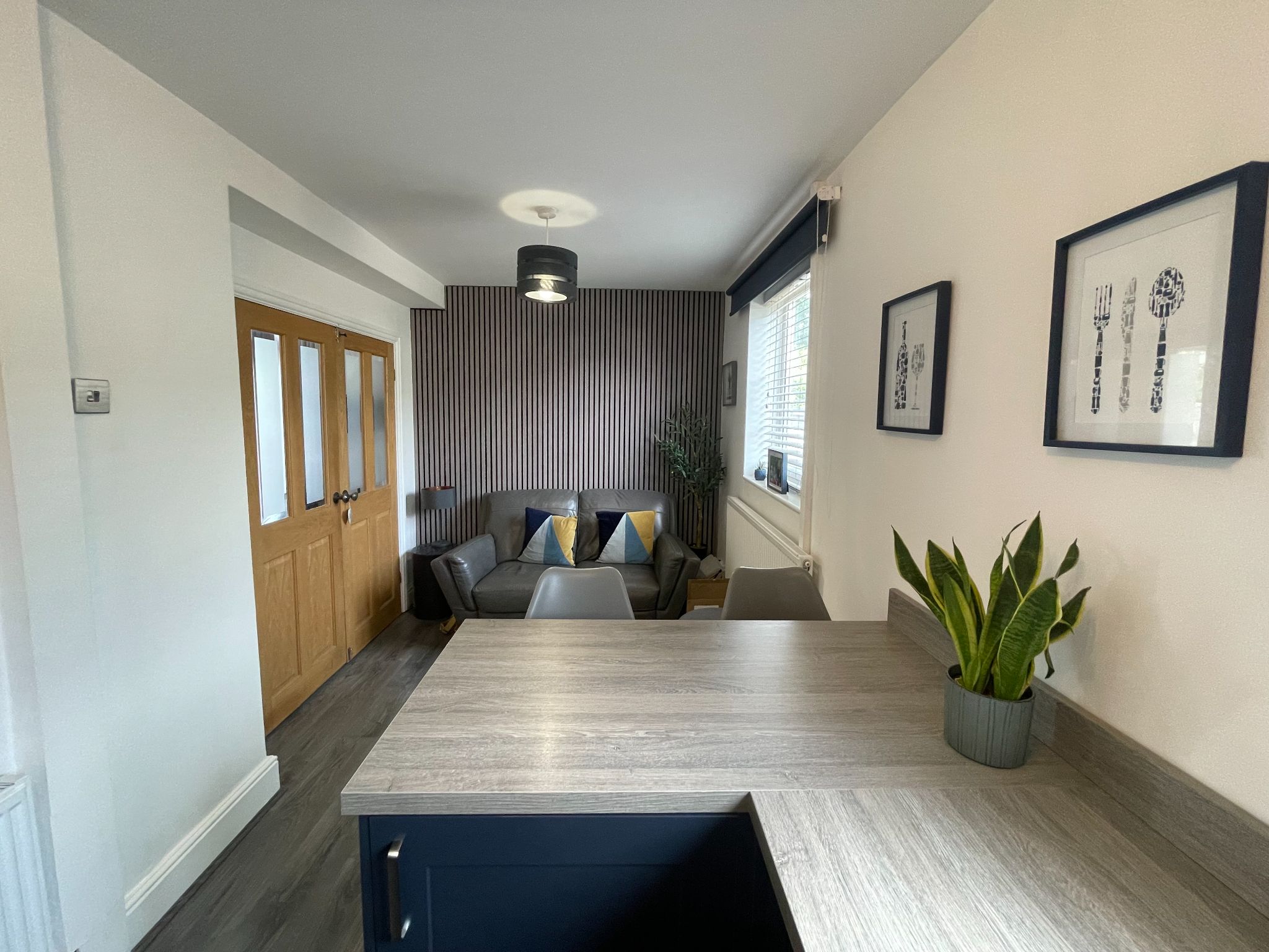 3 bedroom mid terraced house For Sale in Manchester - Photograph 4.