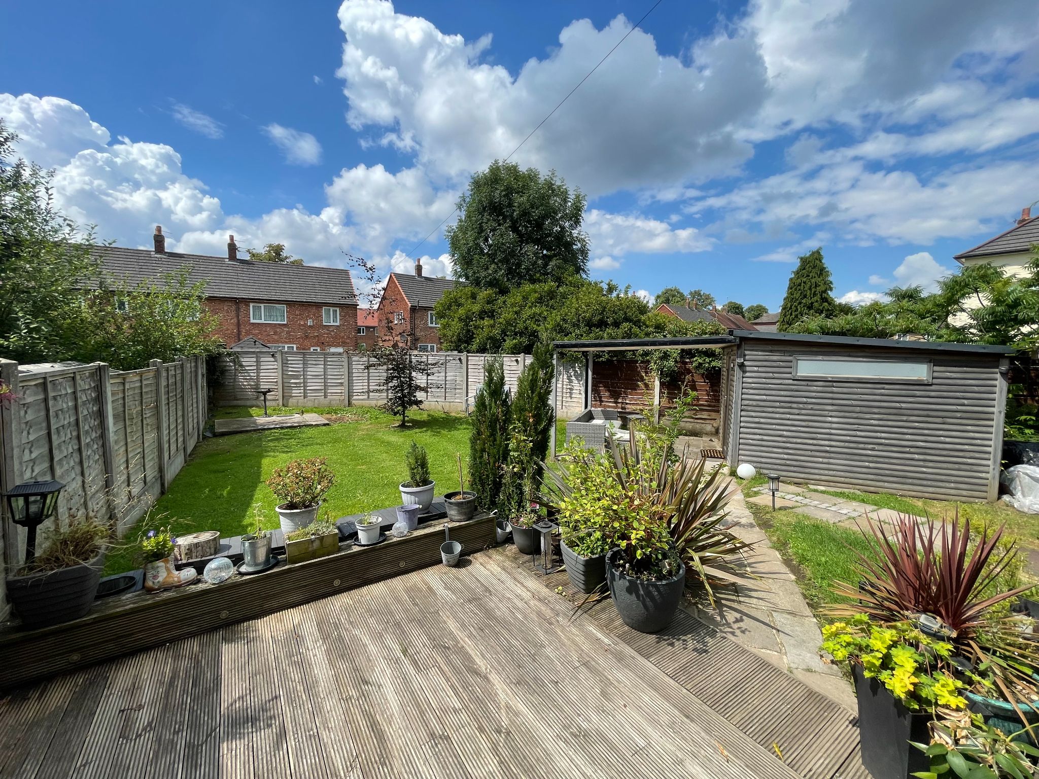 3 bedroom mid terraced house For Sale in Manchester - Property photograph.