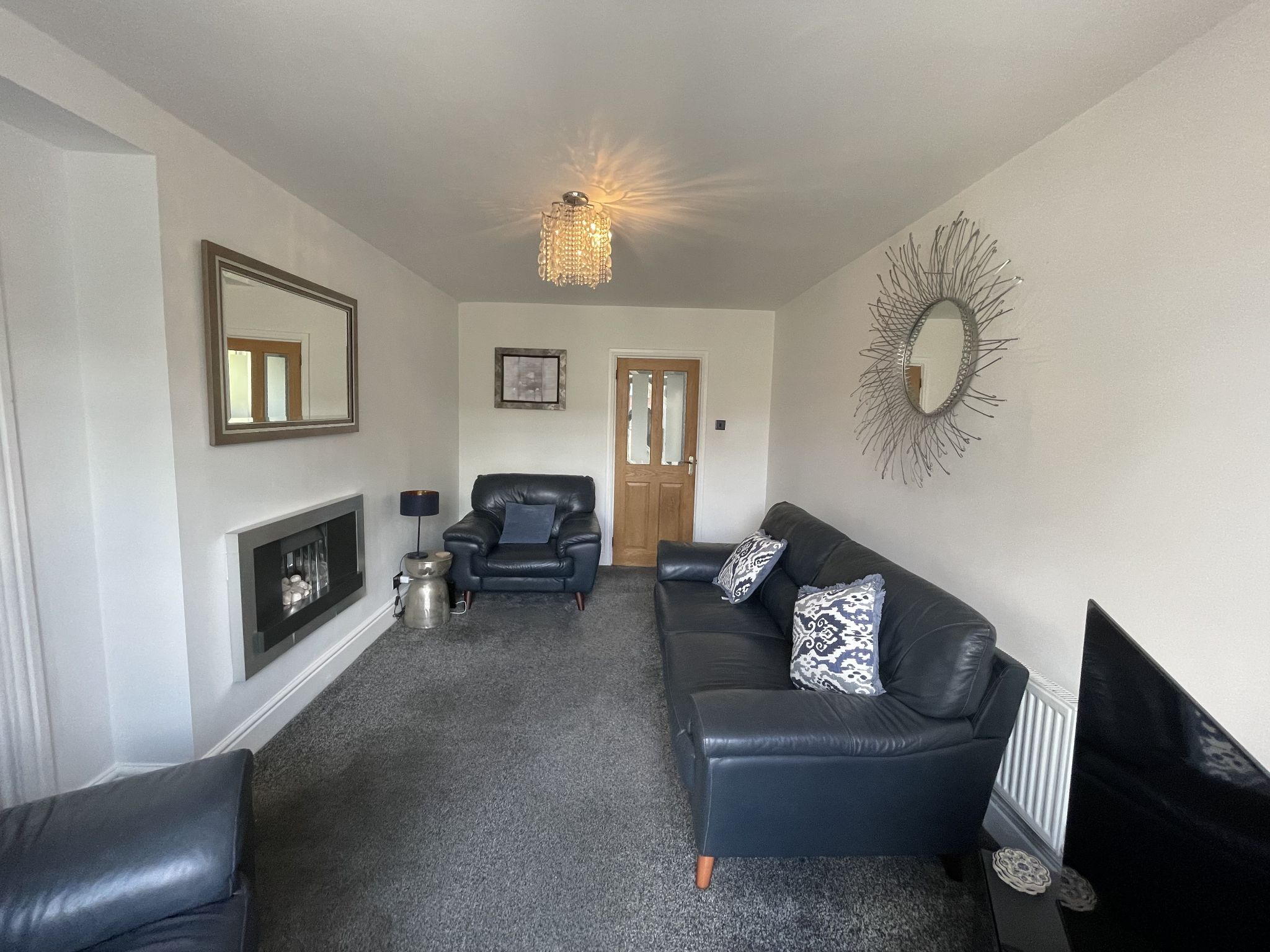 3 bedroom mid terraced house For Sale in Manchester - Photograph 3.