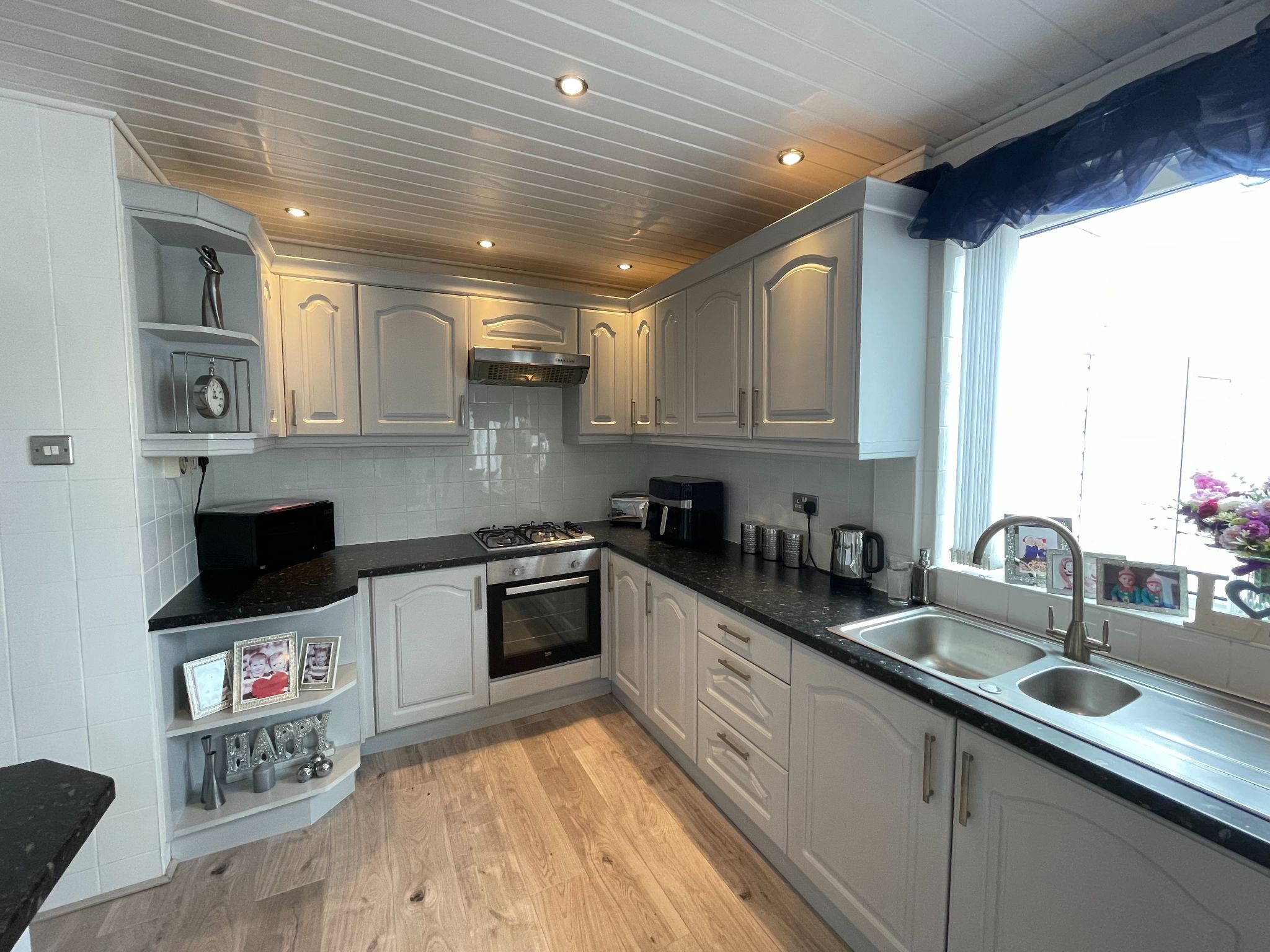3 bedroom end terraced house For Sale in Manchester - Photograph 11.