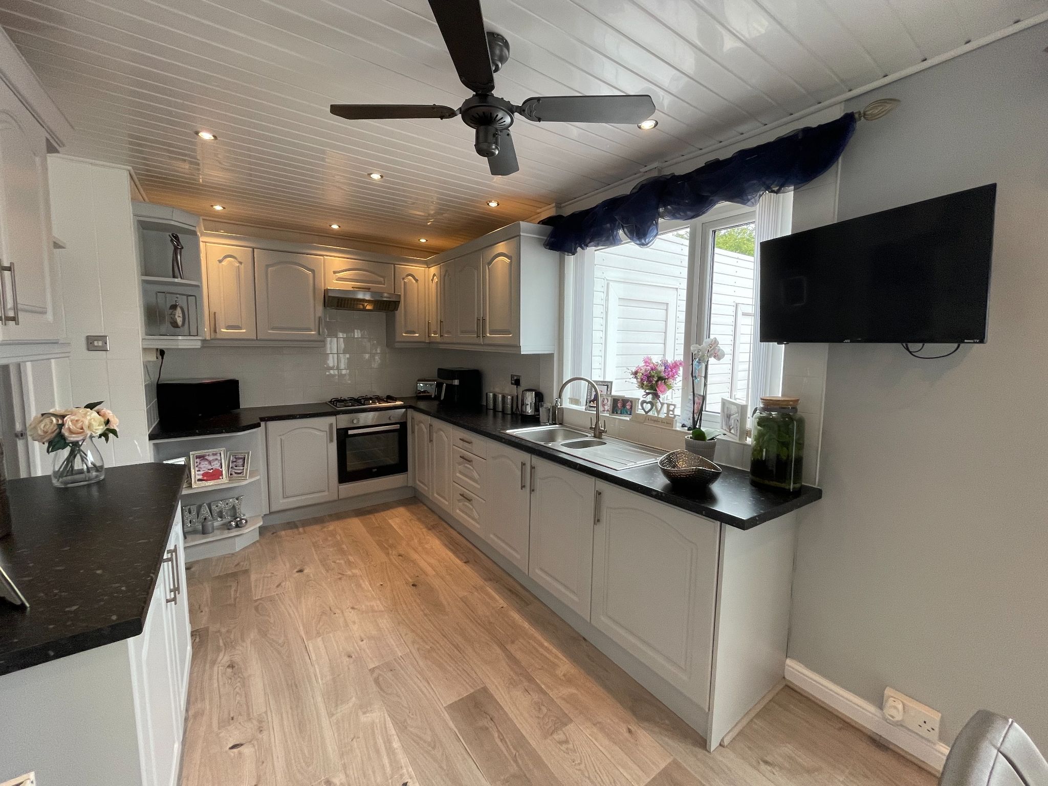 3 bedroom end terraced house For Sale in Manchester - Photograph 10.