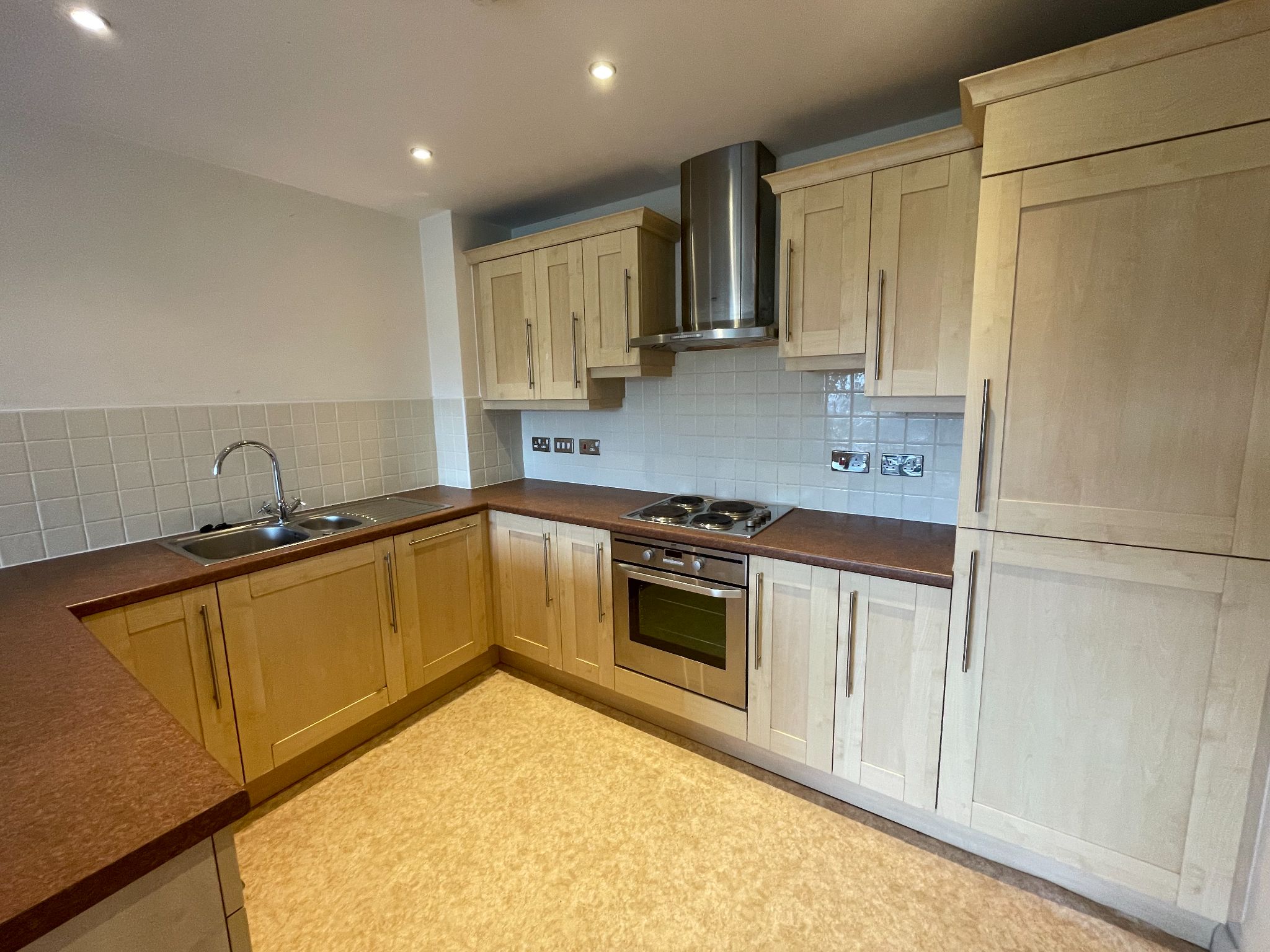 2 bedroom apartment flat/apartment For Sale in Altrincham - Photograph 3.