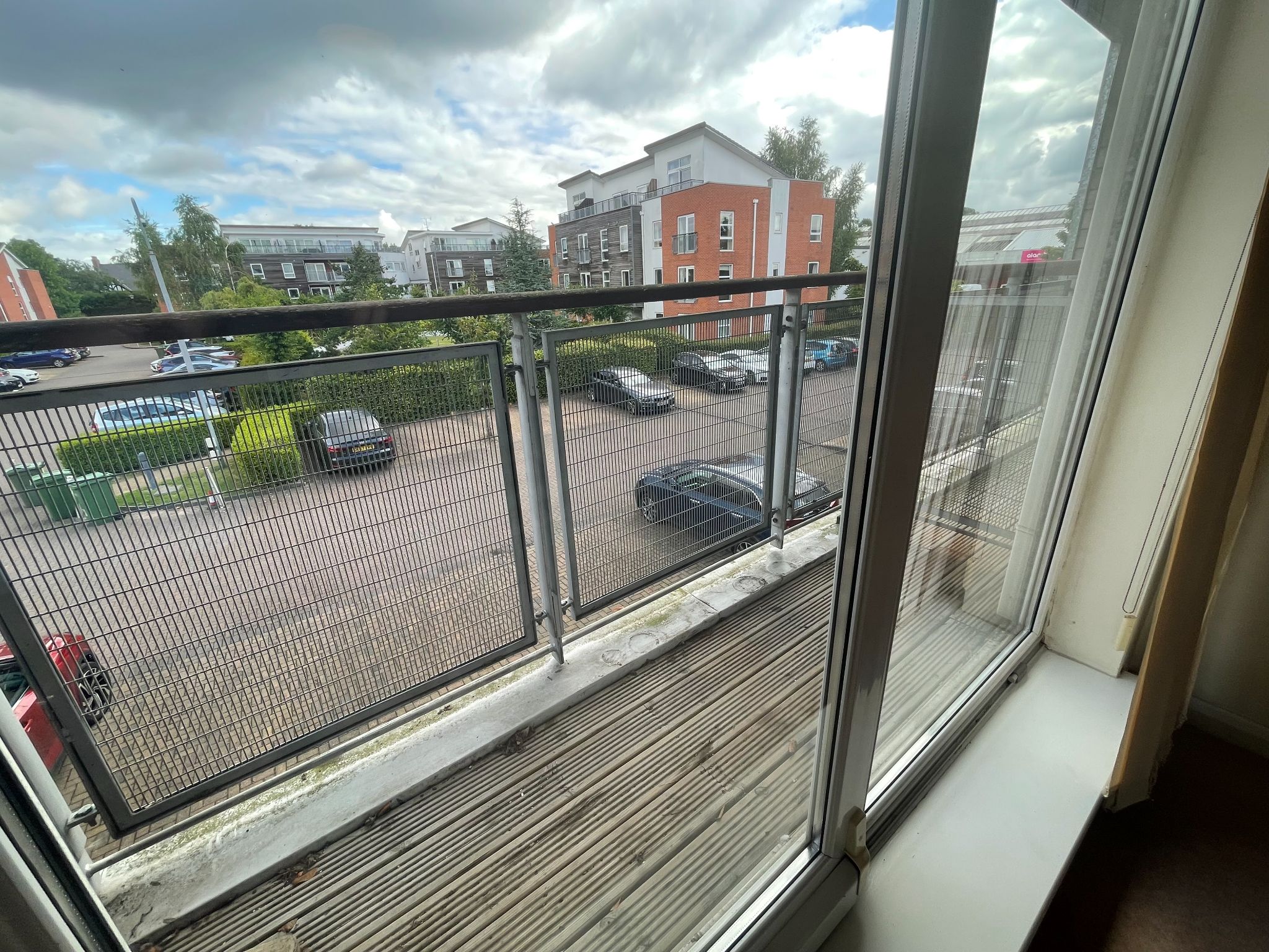 2 bedroom apartment flat/apartment For Sale in Altrincham - Photograph 5.