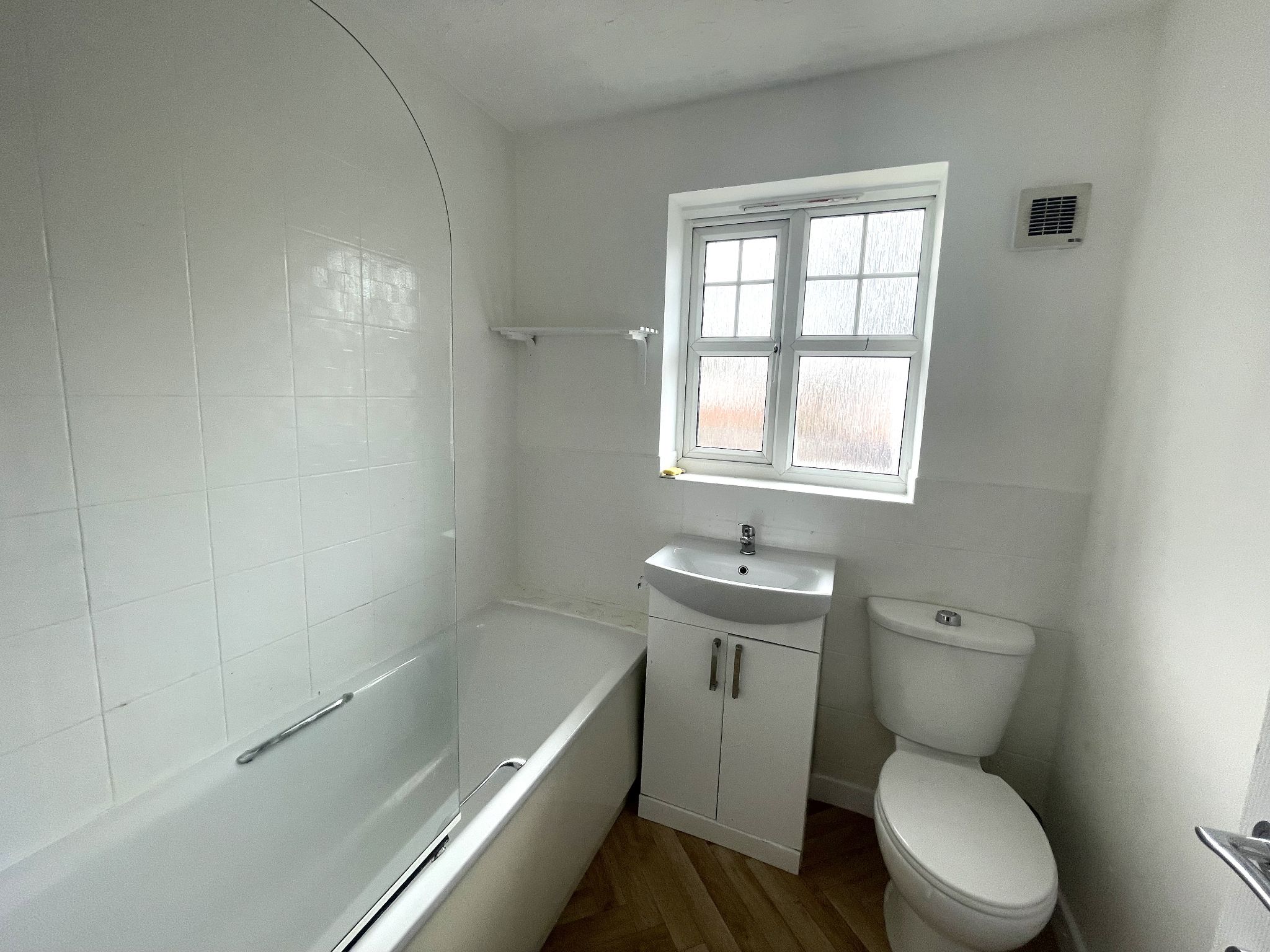 3 bedroom semi-detached house For Sale in Manchester - Photograph 4.