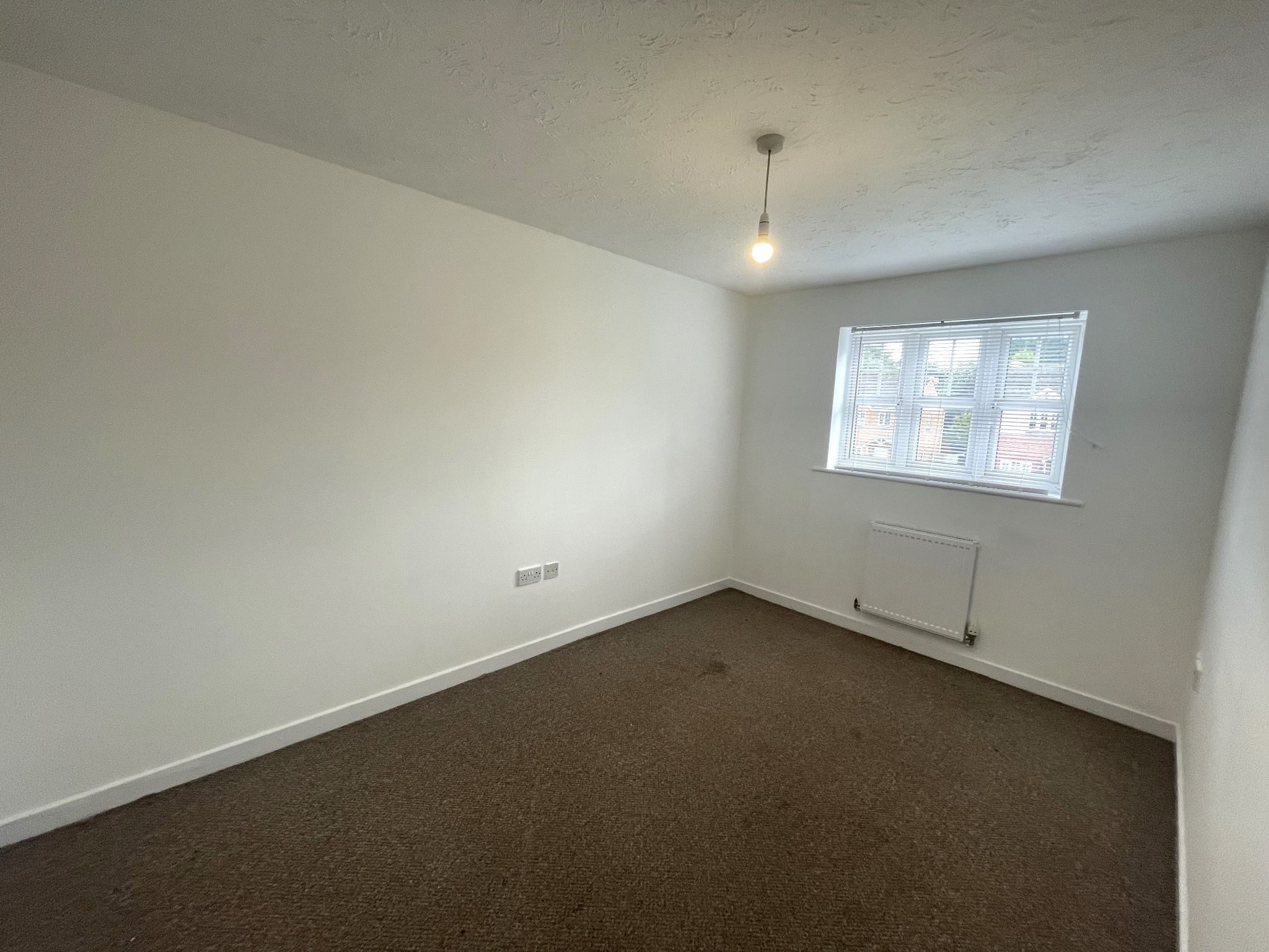 3 bedroom semi-detached house For Sale in Manchester - Photograph 2.