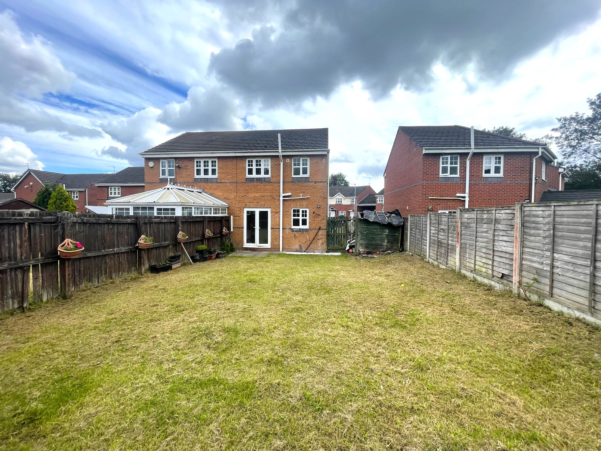 3 bedroom semi-detached house For Sale in Manchester - Photograph 13.
