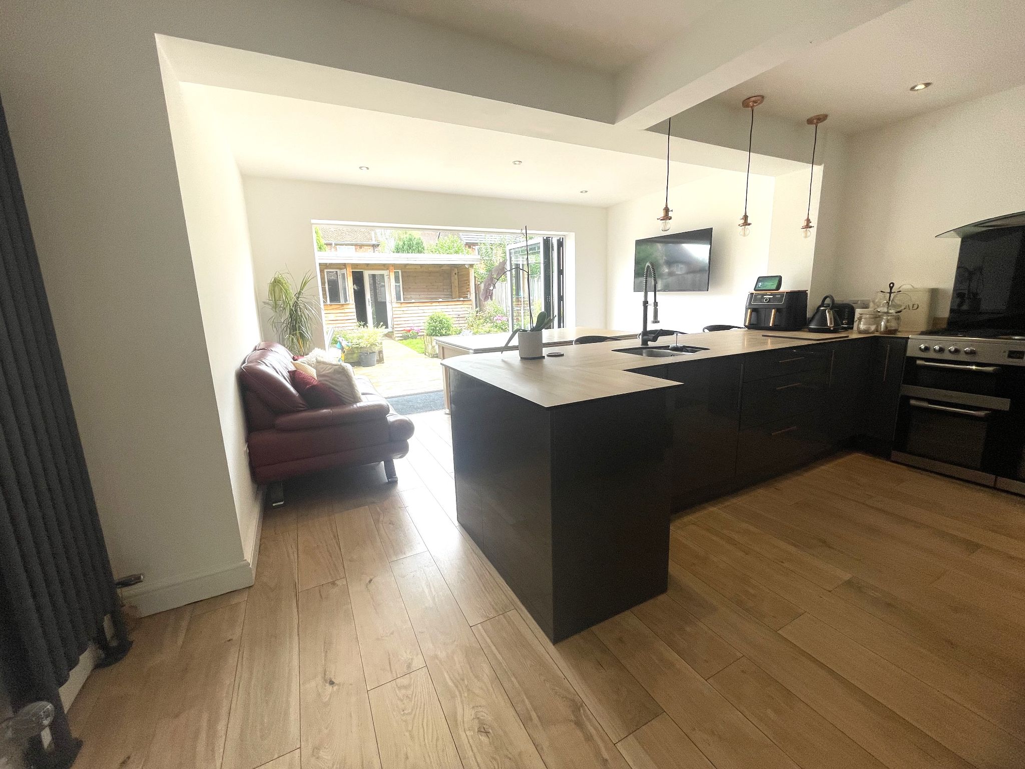 4 bedroom end terraced house For Sale in Manchester - Photograph 6.