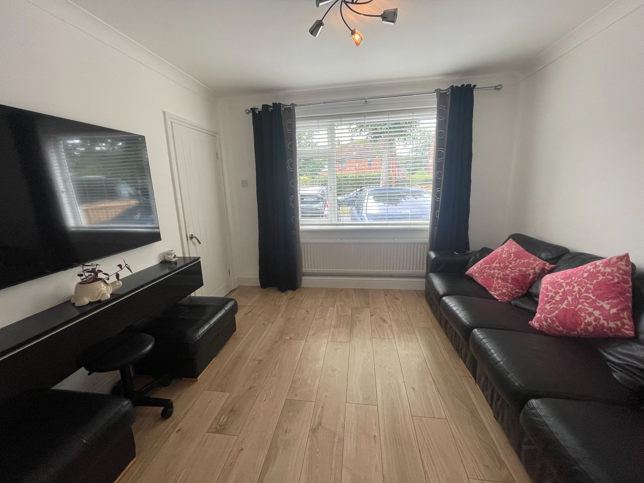 4 bedroom end terraced house For Sale in Manchester - Photograph 4.