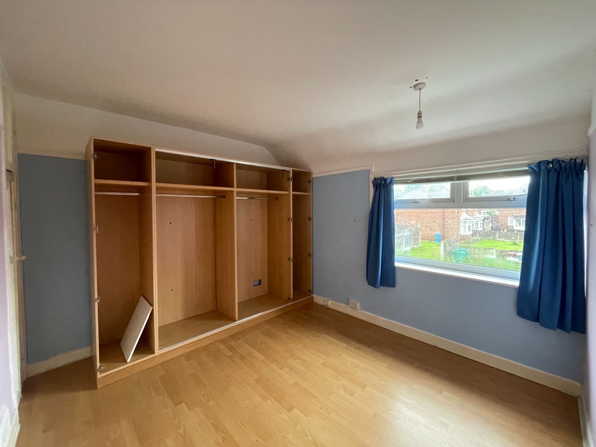 3 bedroom mid terraced house For Sale in Manchester - Photograph 7.