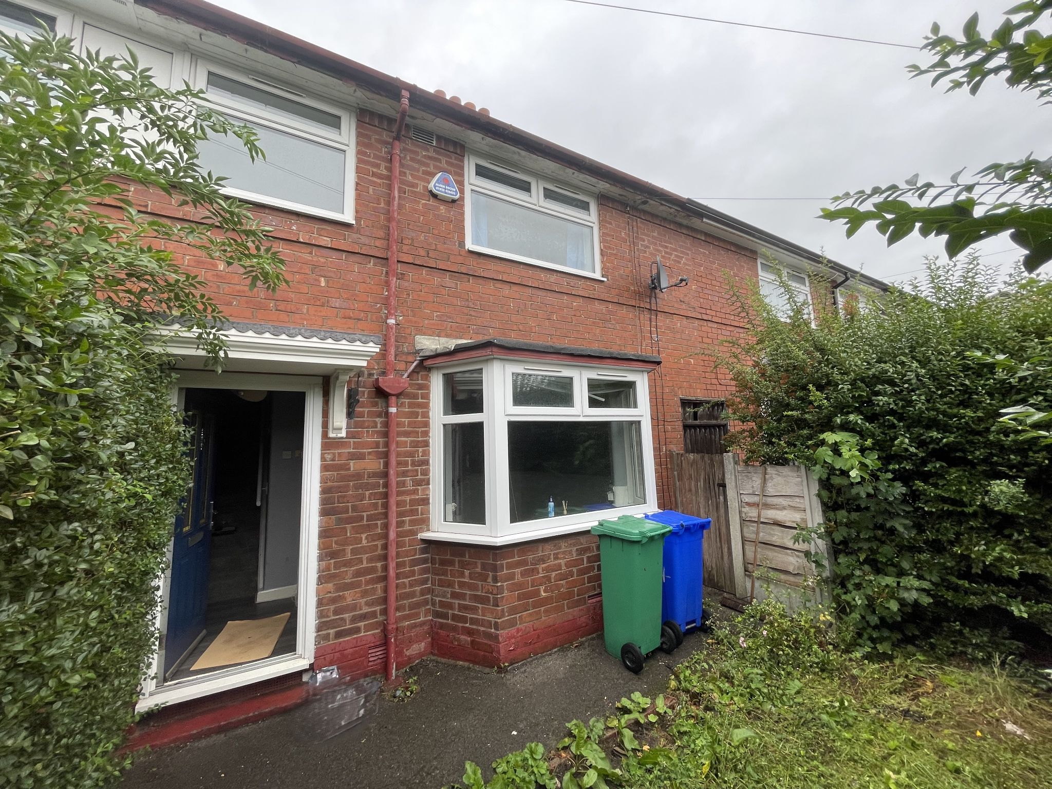 3 bedroom mid terraced house For Sale in Manchester - Photograph 1.