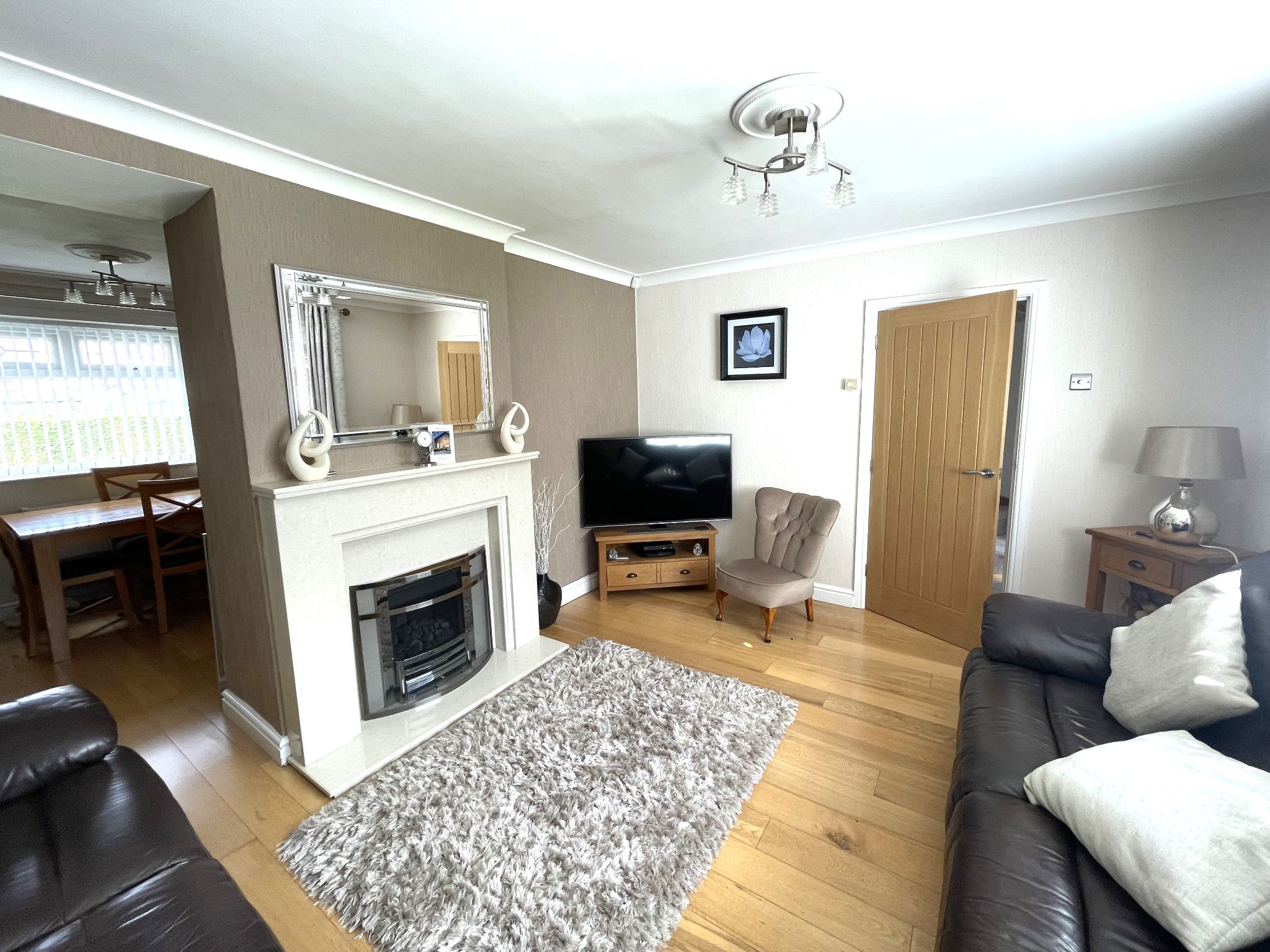 4 bedroom mid terraced house For Sale in Manchester - Photograph 5.