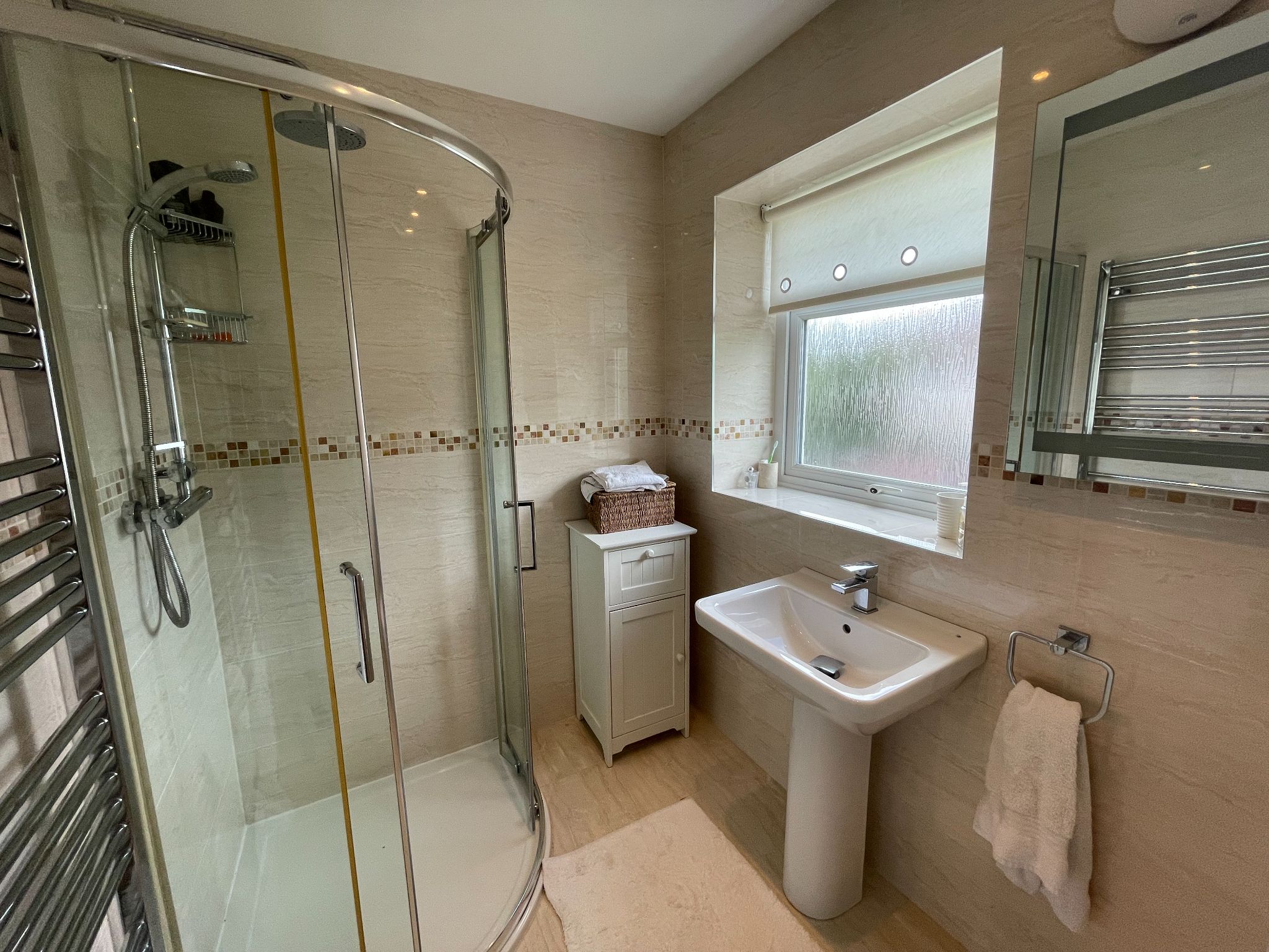 4 bedroom mid terraced house For Sale in Manchester - Photograph 19.