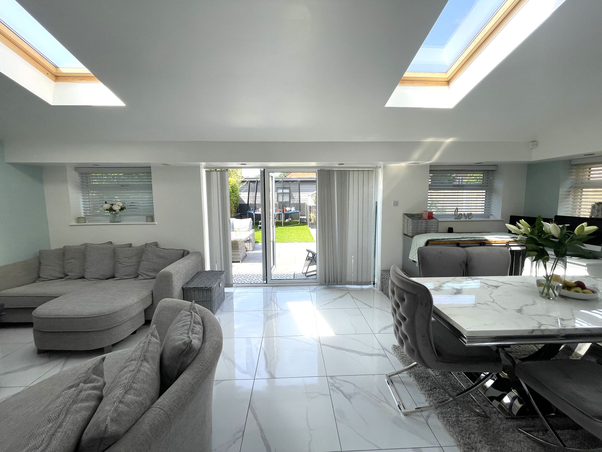 3 bedroom semi-detached house For Sale in Manchester - Photograph 6.