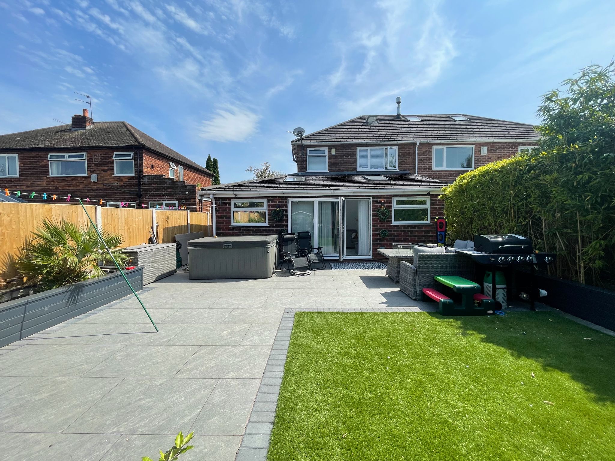 3 bedroom semi-detached house For Sale in Manchester - Photograph 18.
