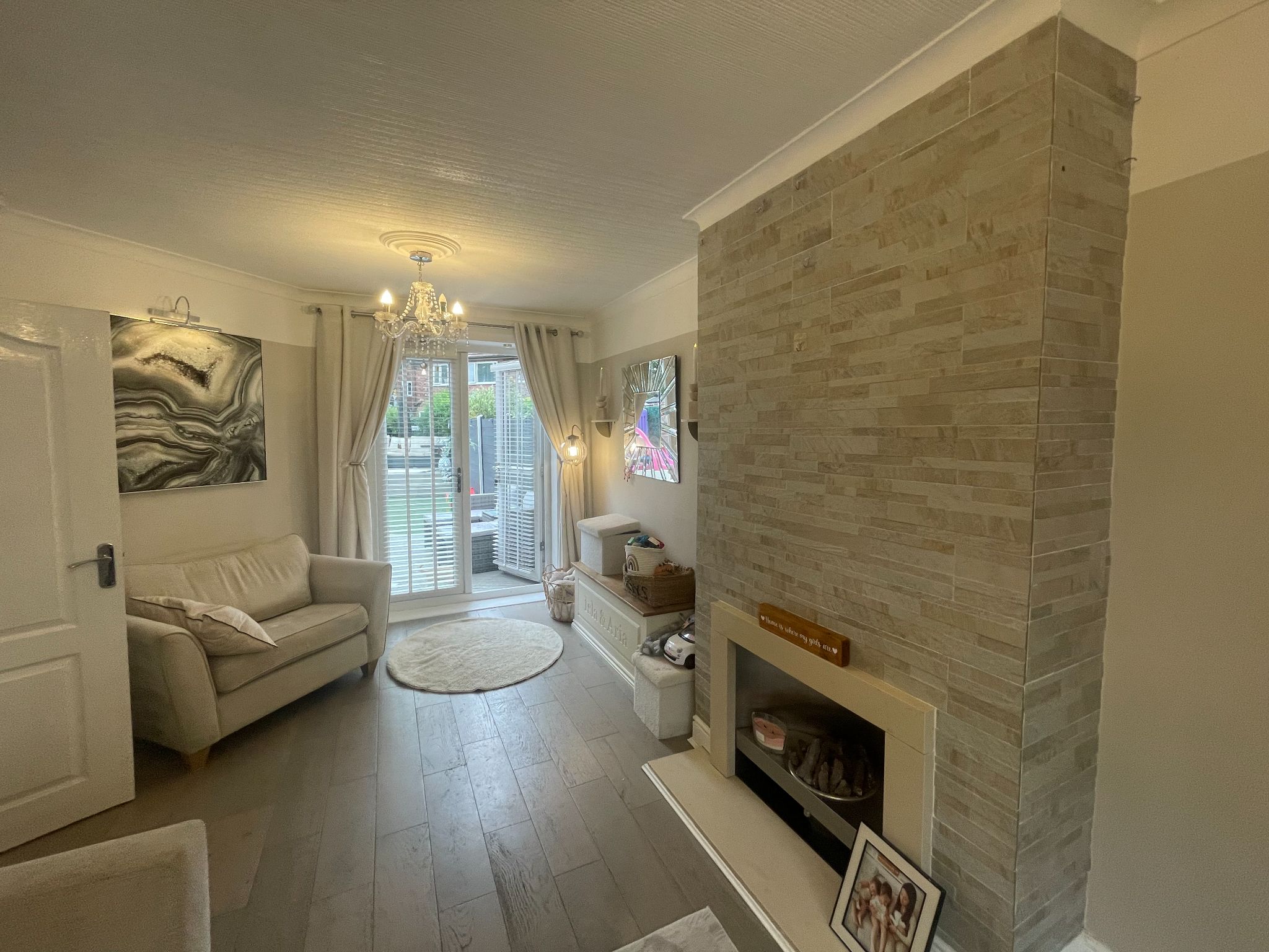 3 bedroom semi-detached house For Sale in Manchester - Photograph 6.