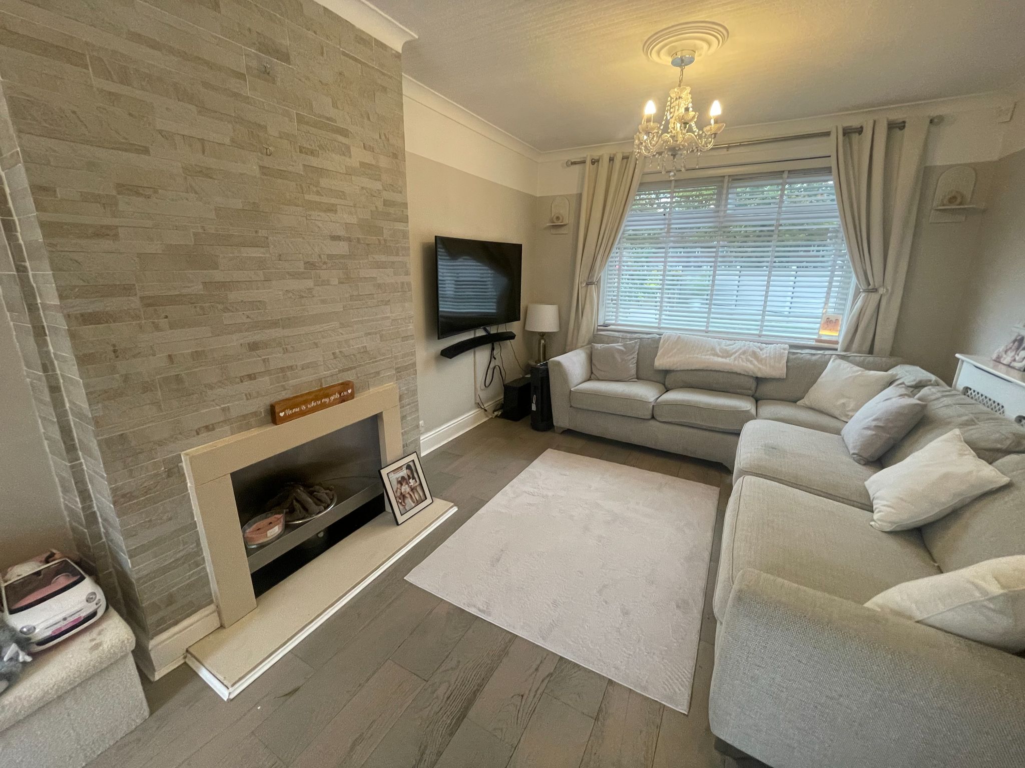 3 bedroom semi-detached house For Sale in Manchester - Photograph 5.
