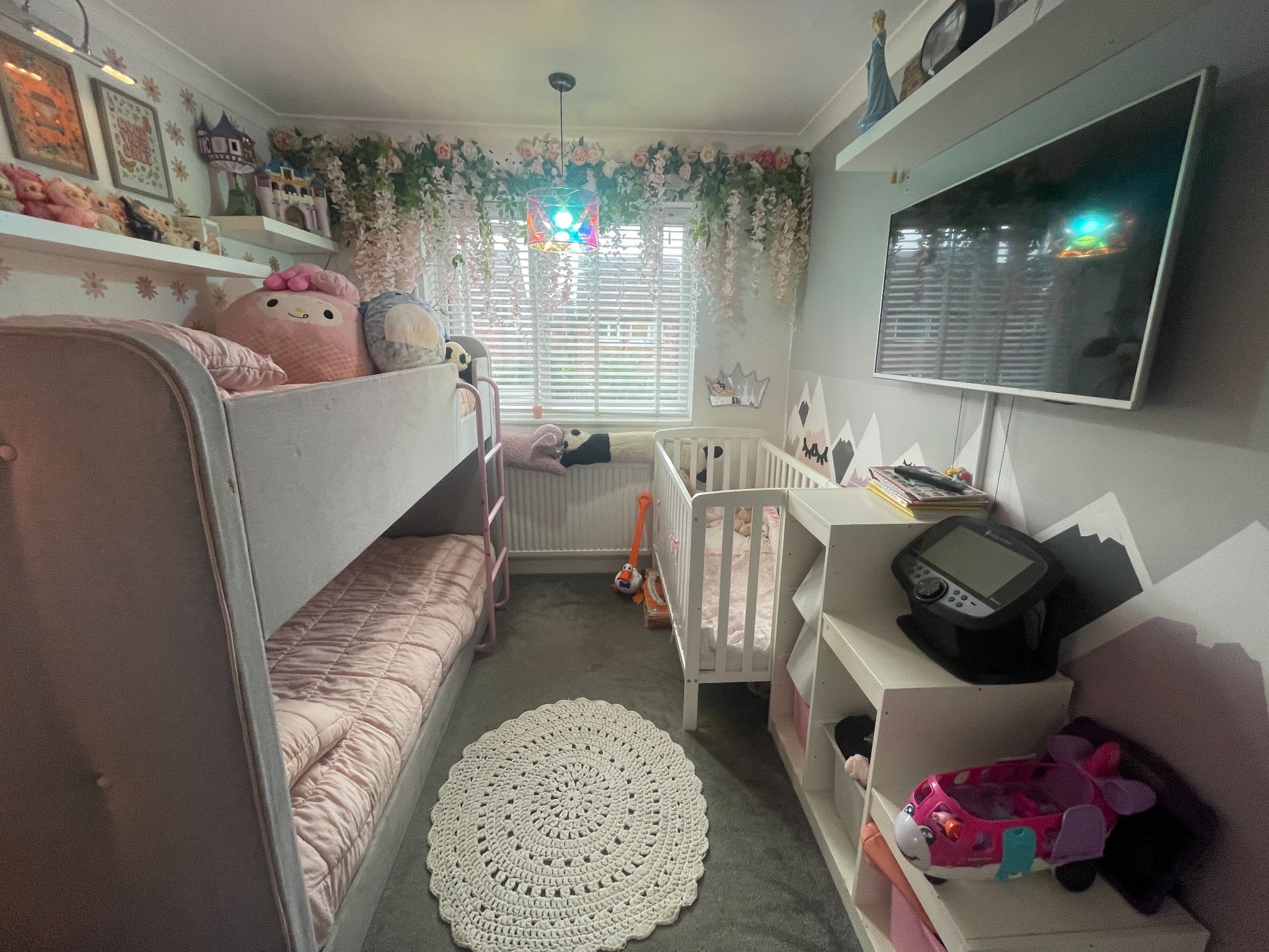 3 bedroom semi-detached house For Sale in Manchester - Photograph 13.