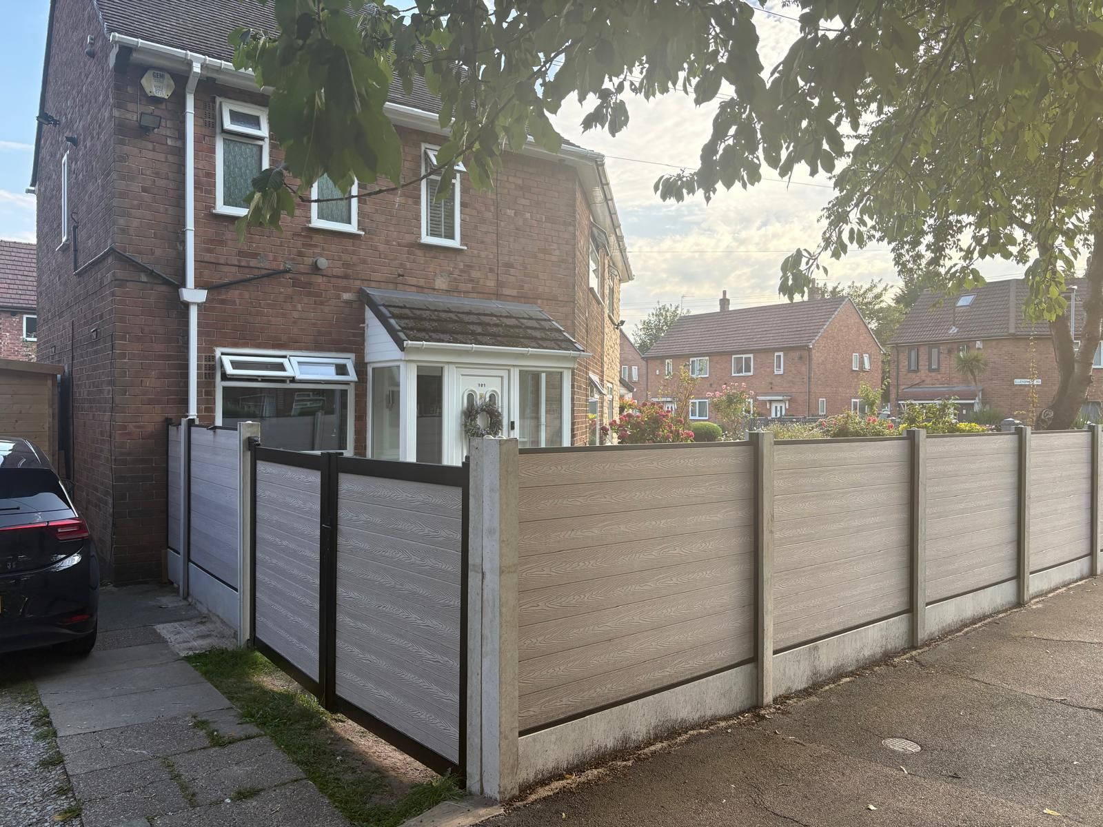 3 bedroom semi-detached house For Sale in Manchester - Photograph 1.