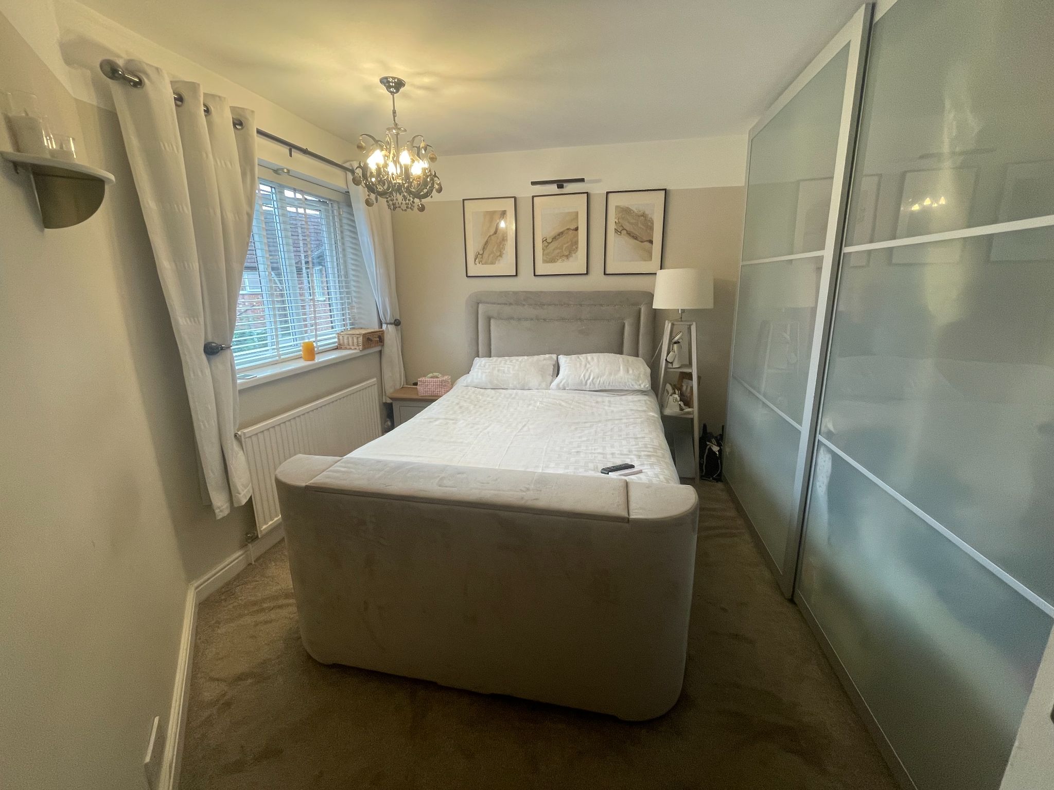 3 bedroom semi-detached house For Sale in Manchester - Photograph 11.