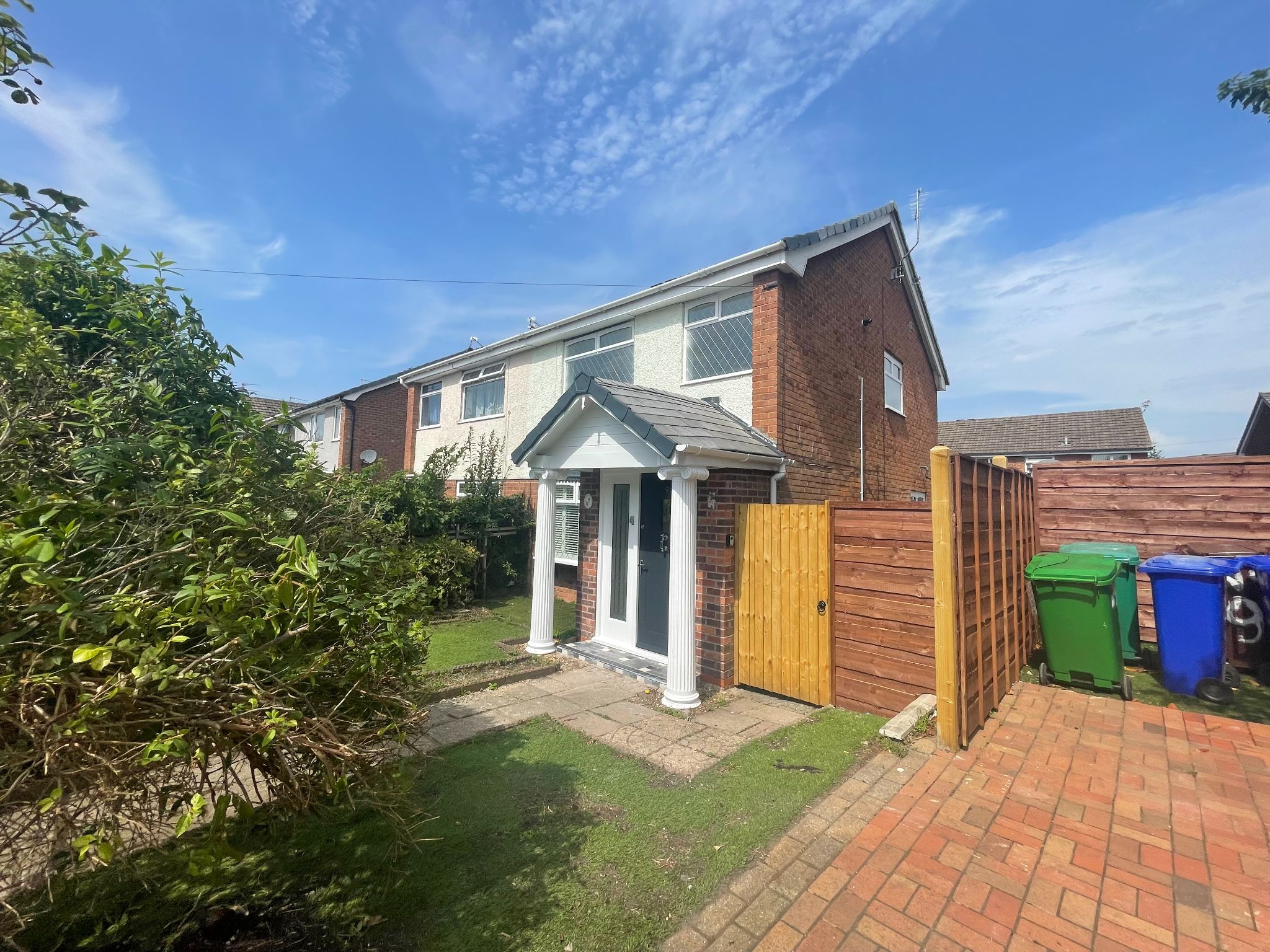 3 bedroom semi-detached house For Sale in Manchester - Photograph 2.