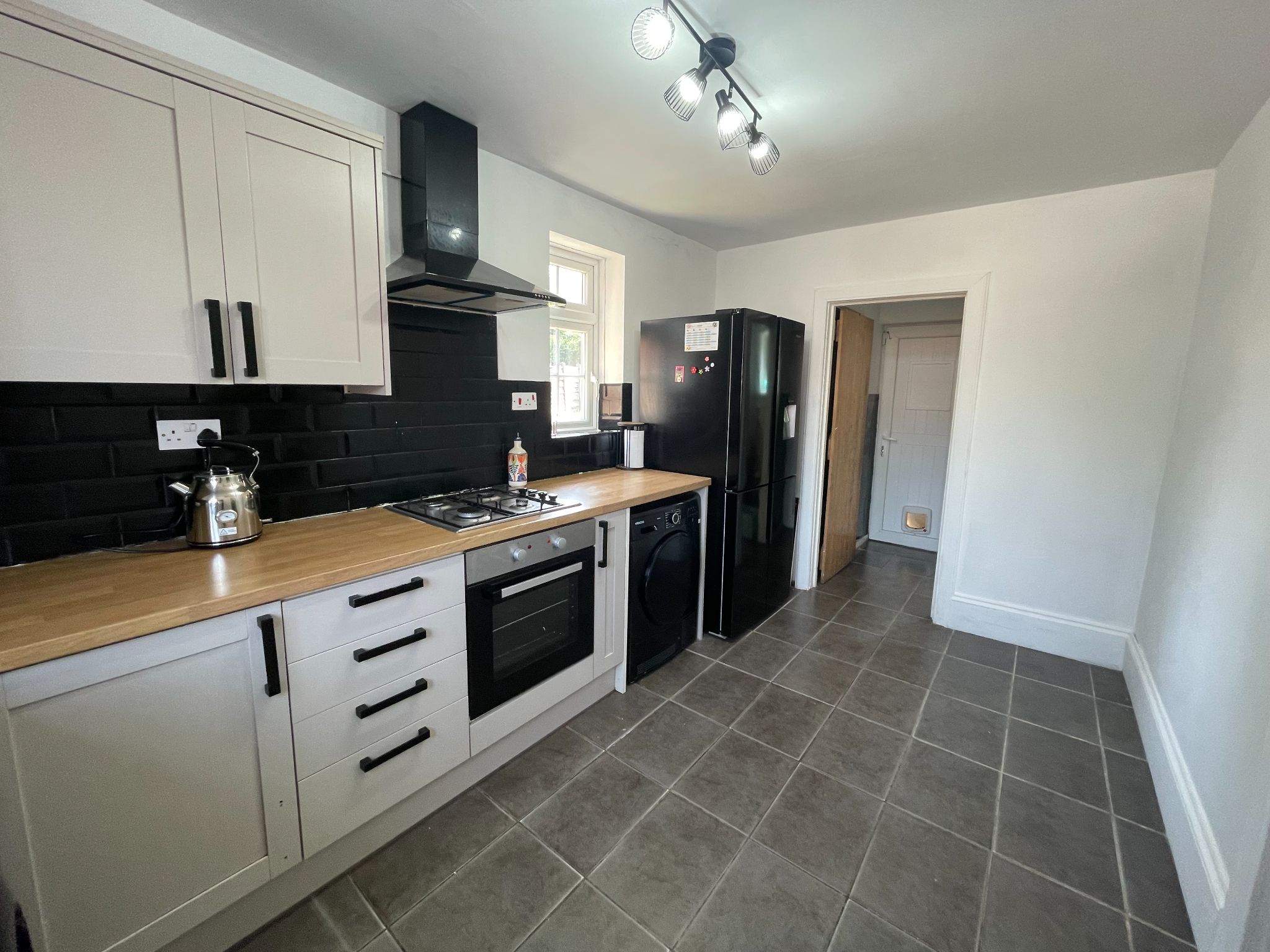 3 bedroom end terraced house For Sale in Manchester - Photograph 5.
