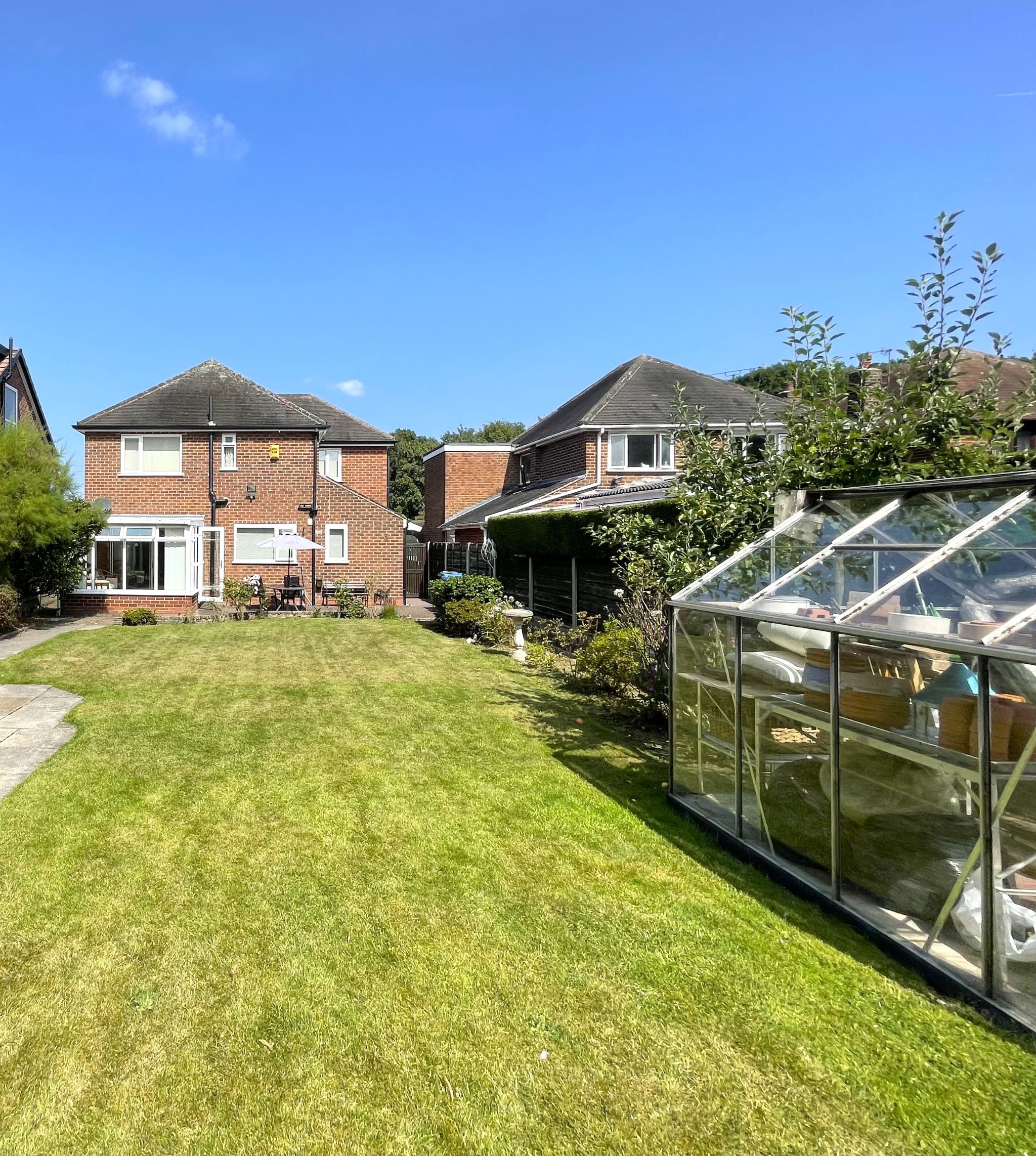 4 bedroom detached house For Sale in Manchester - Photograph 28.
