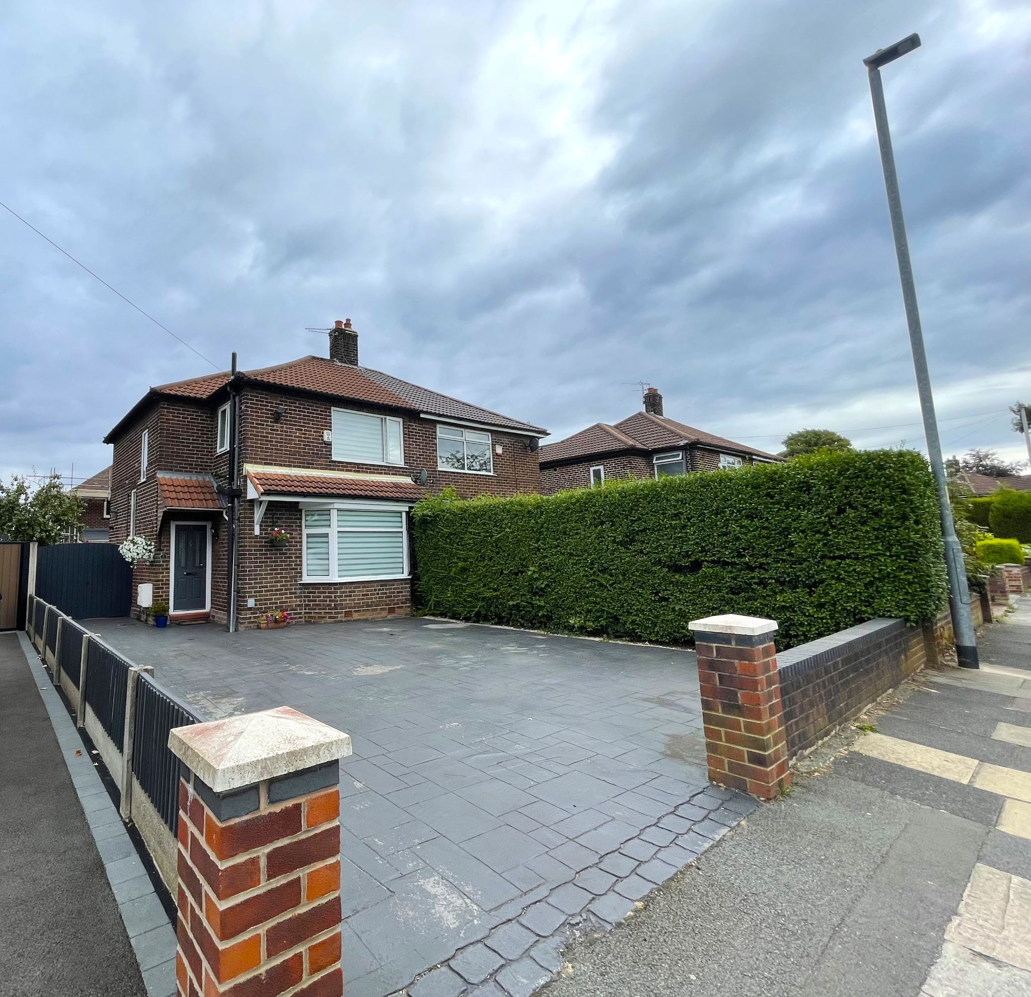 3 bedroom semi-detached house For Sale in Manchester - Property photograph.