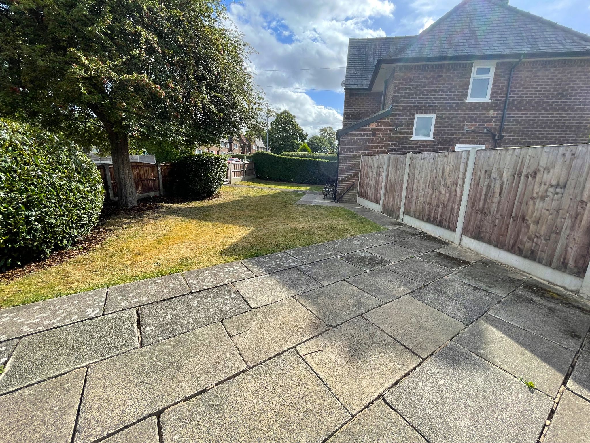 3 bedroom end terraced house For Sale in Manchester - Photograph 4.