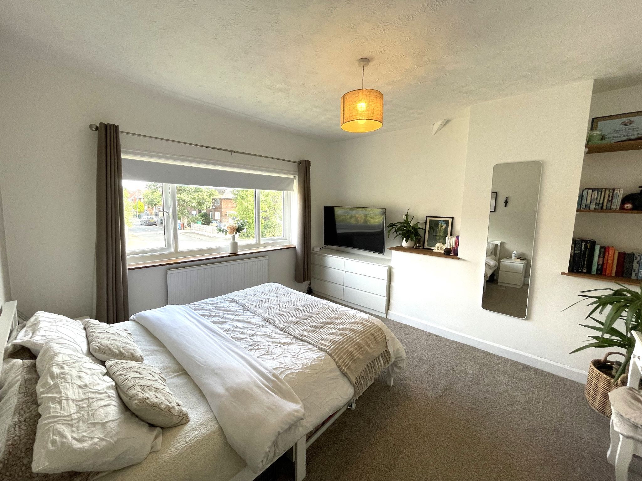 3 bedroom end terraced house For Sale in Manchester - Photograph 7.