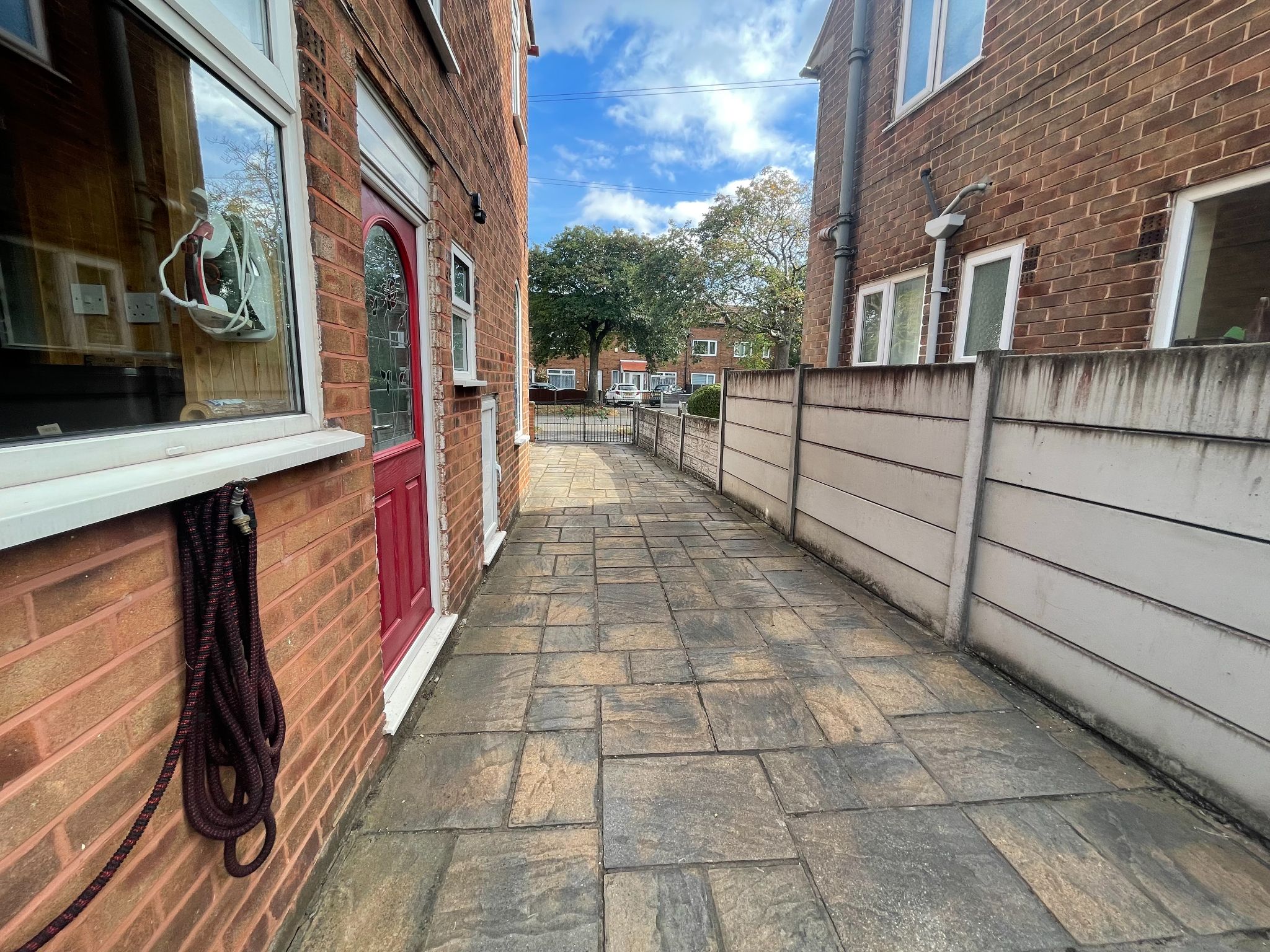3 bedroom semi-detached house For Sale in Manchester - Photograph 32.