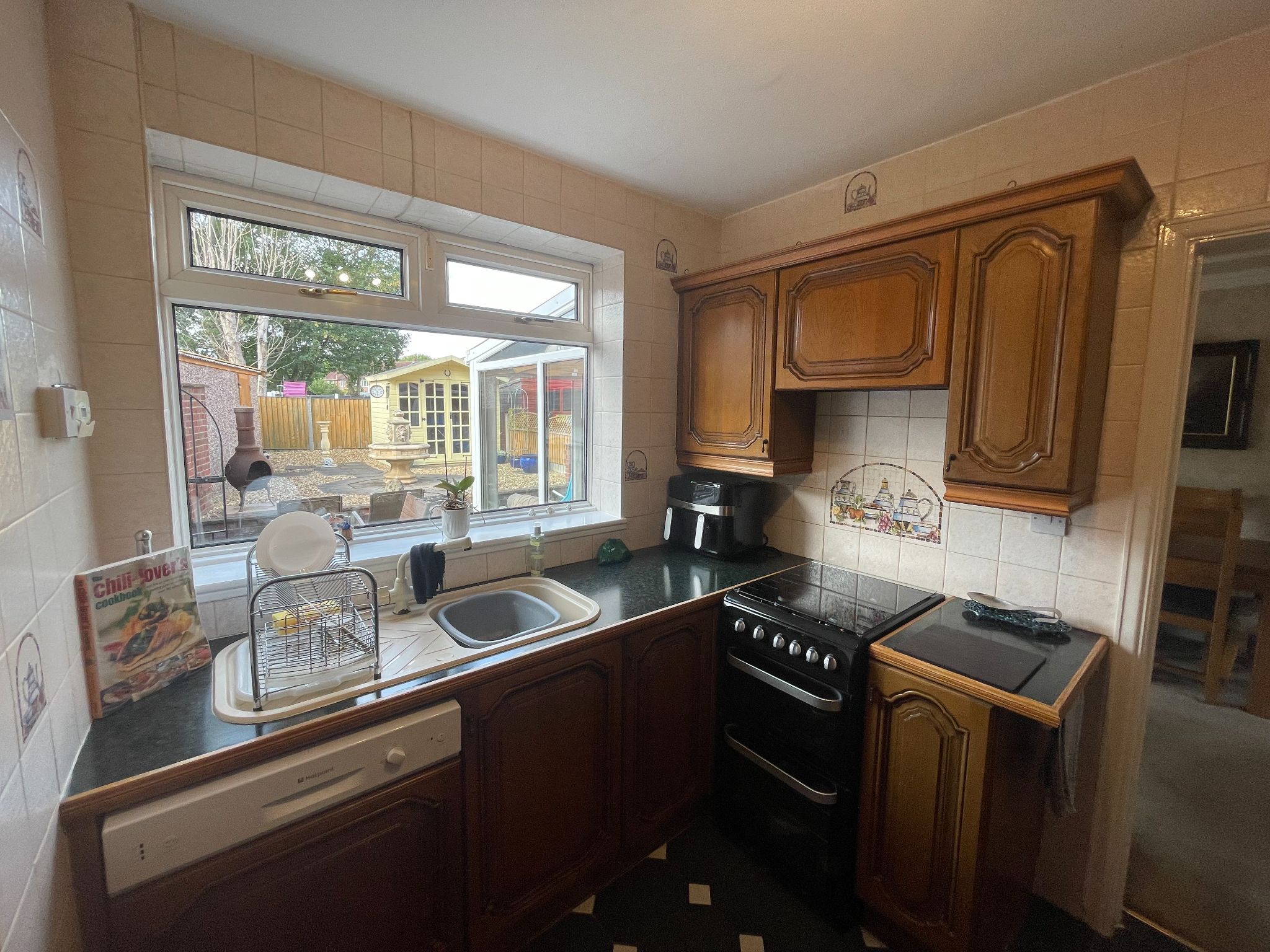 3 bedroom semi-detached house For Sale in Manchester - Photograph 12.