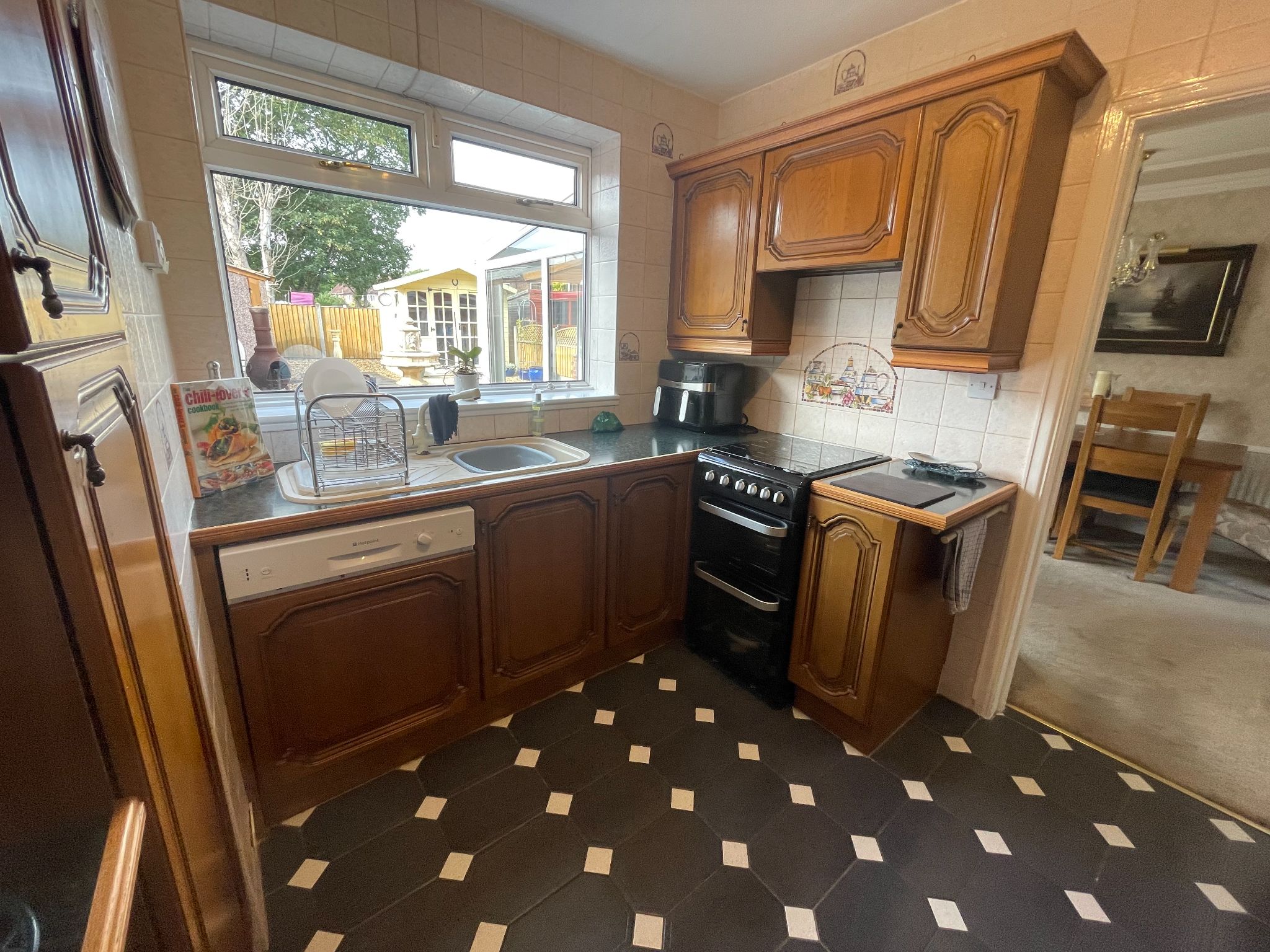 3 bedroom semi-detached house For Sale in Manchester - Photograph 11.