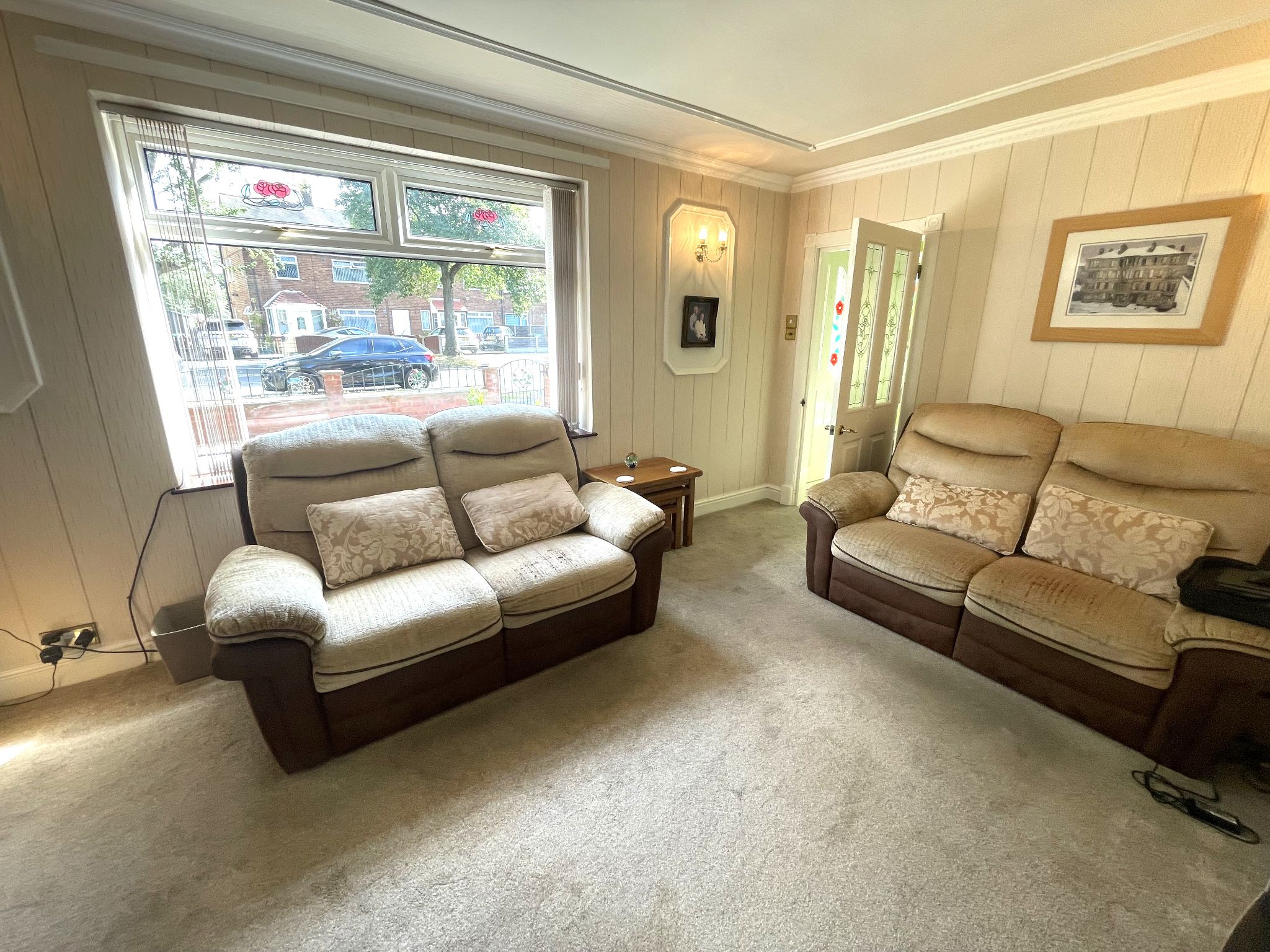 3 bedroom semi-detached house For Sale in Manchester - Photograph 5.