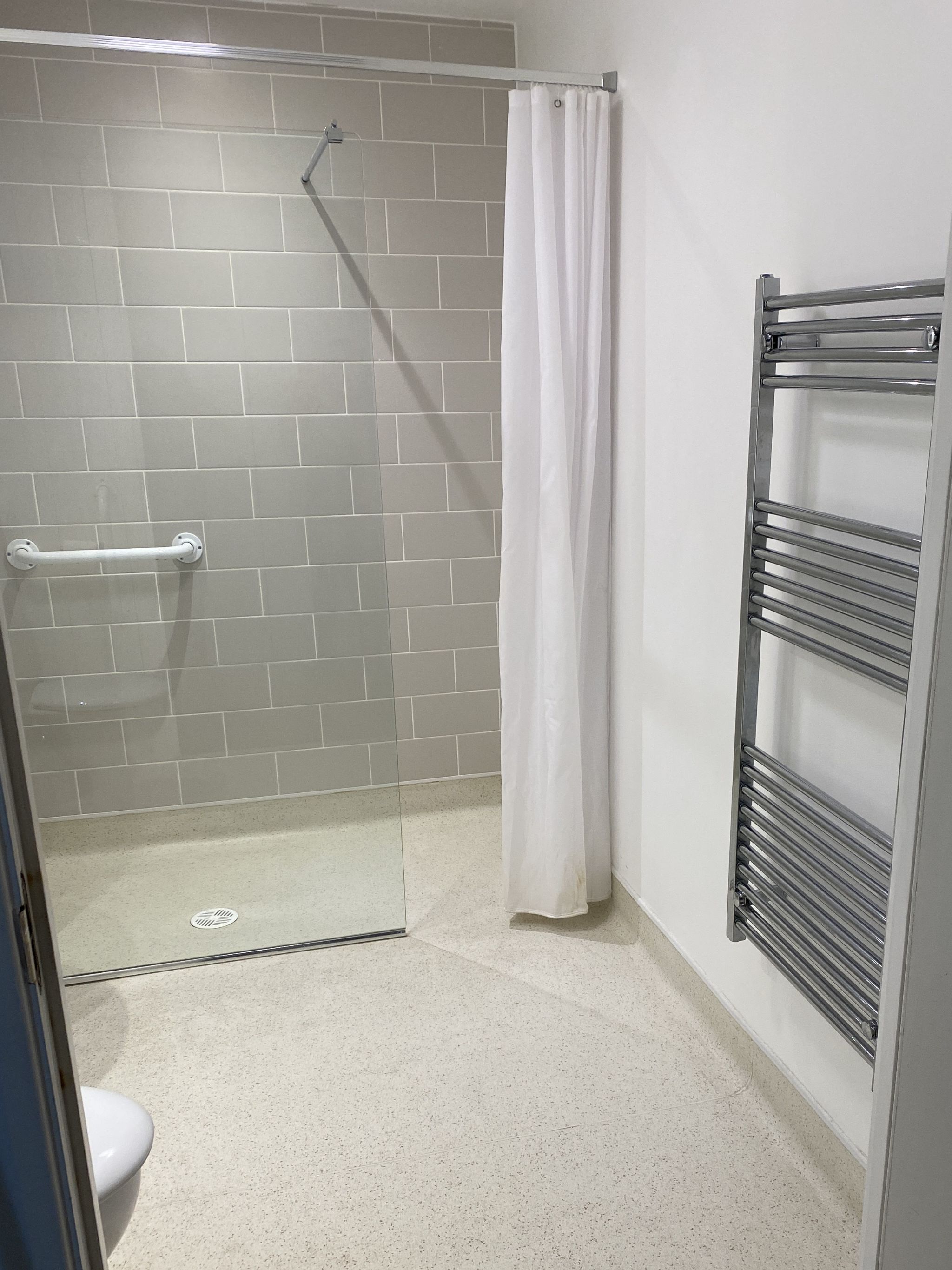 2 bedroom ground floor flat/apartment For Sale in Manchester - Photograph 12.