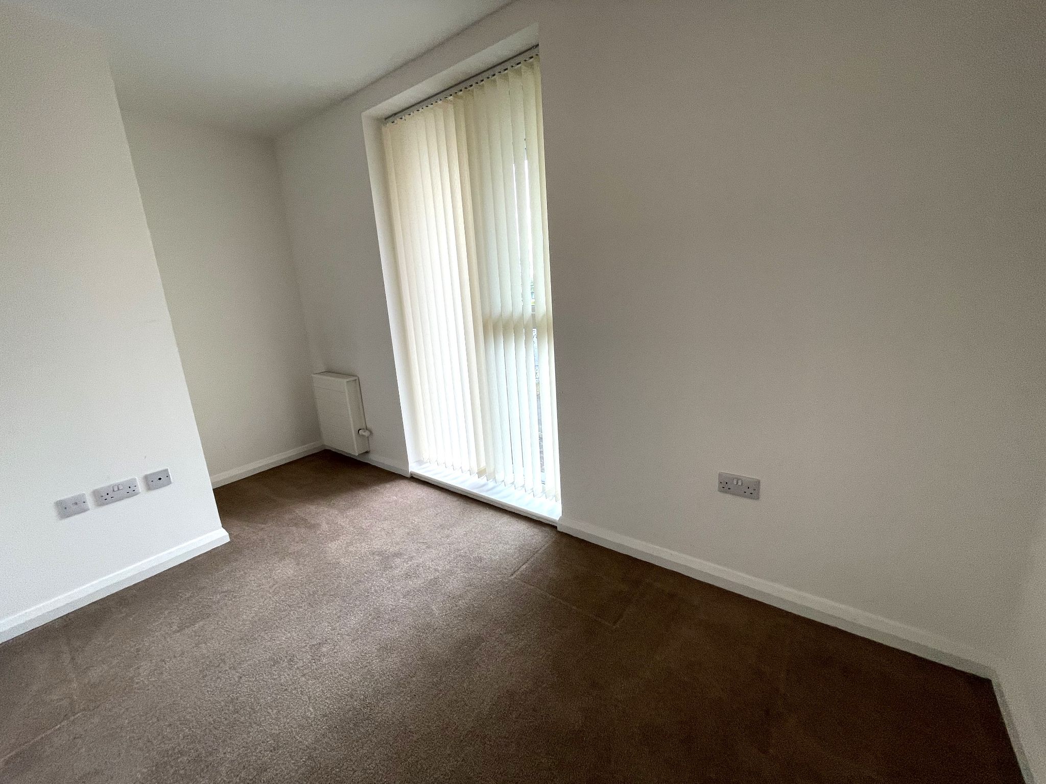 2 bedroom ground floor flat/apartment For Sale in Manchester - Photograph 11.