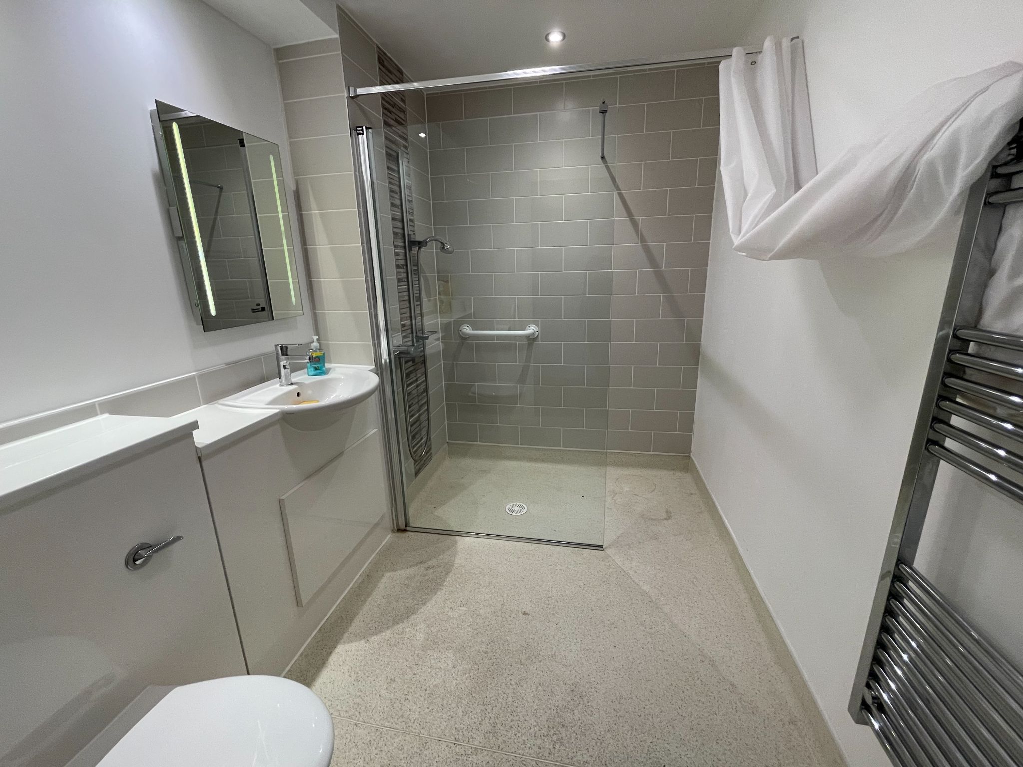 2 bedroom ground floor flat/apartment For Sale in Manchester - Photograph 12.