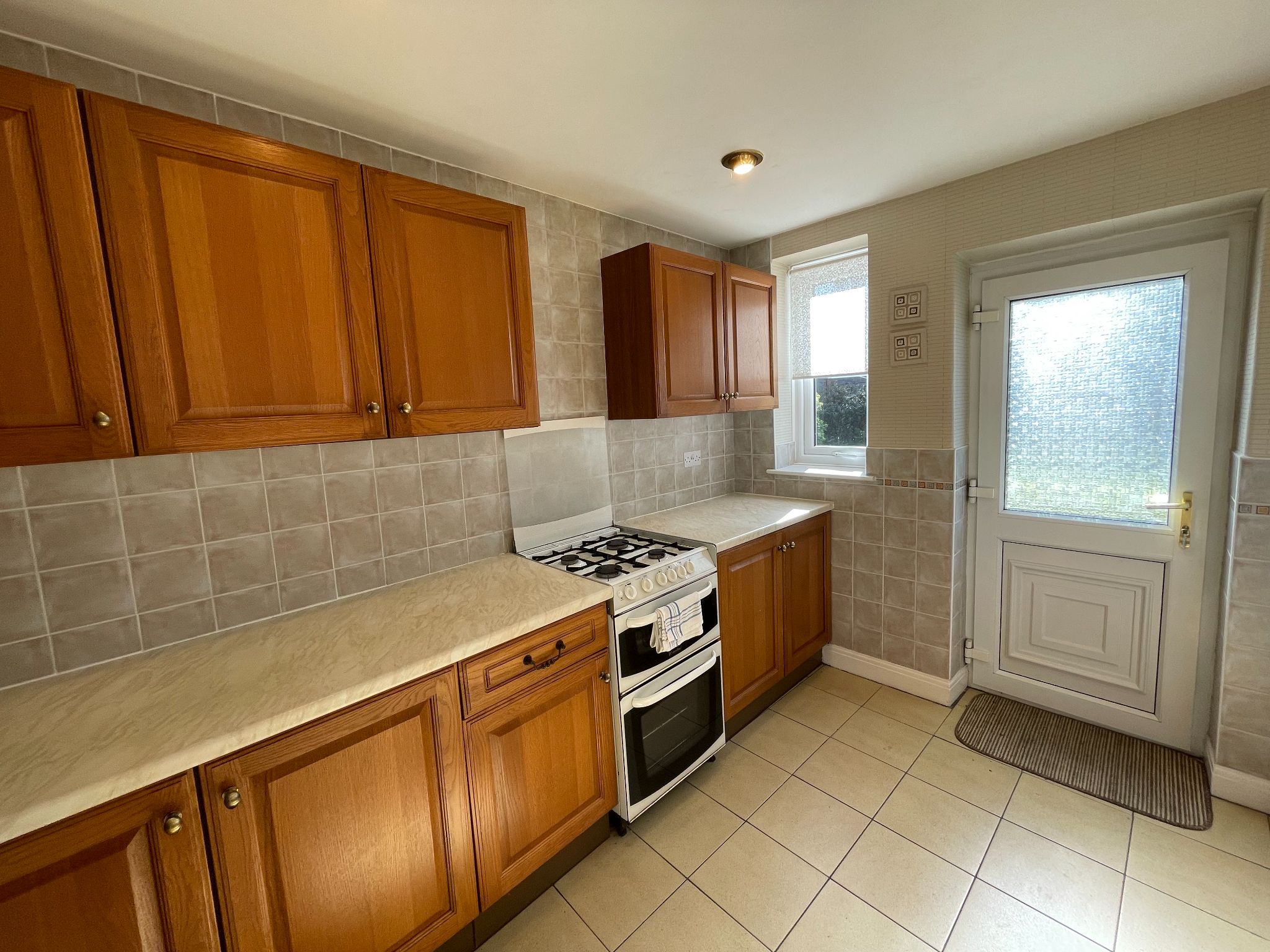 3 bedroom semi-detached house For Sale in Manchester - Photograph 8.