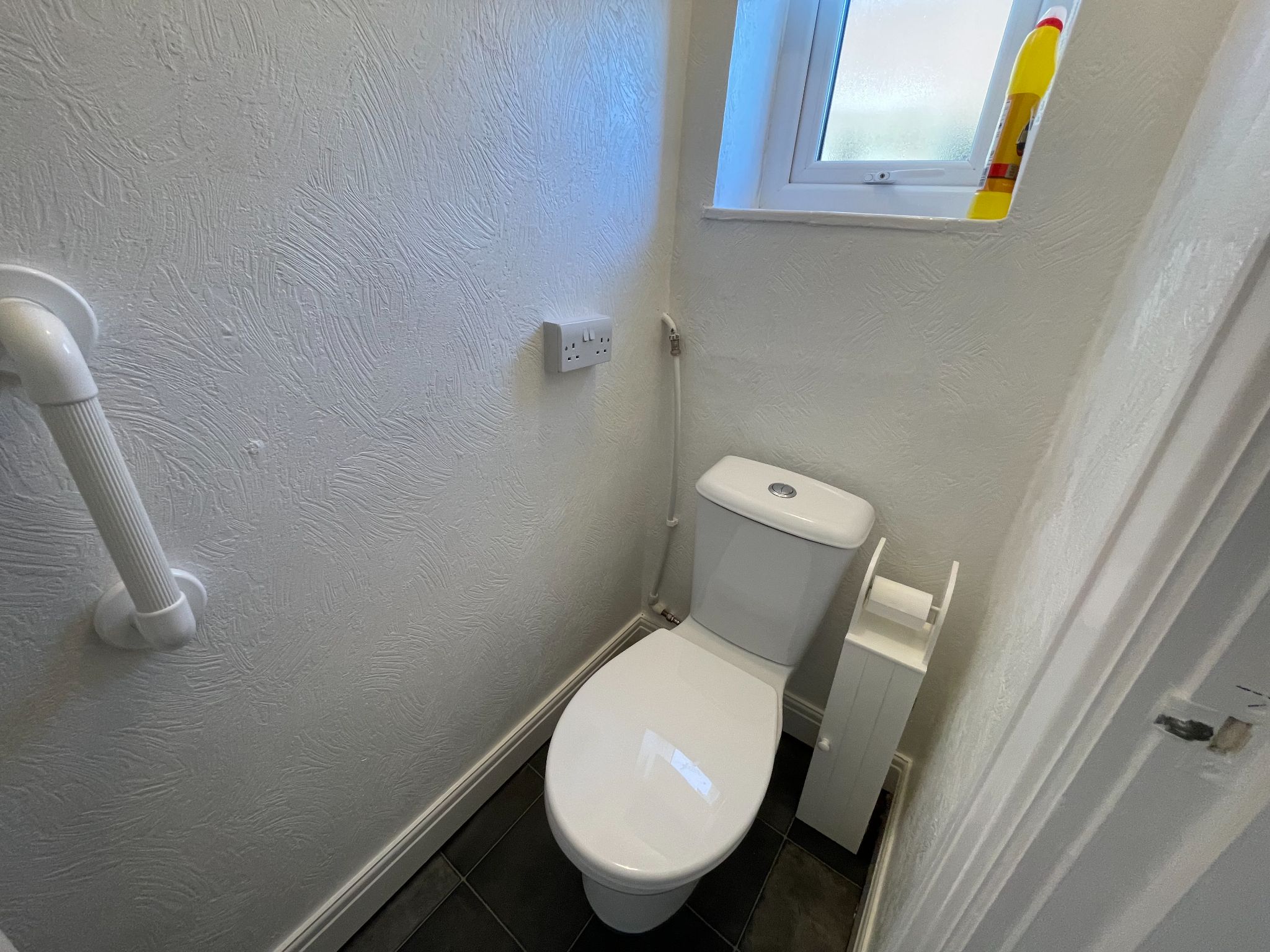 3 bedroom semi-detached house For Sale in Manchester - Photograph 9.