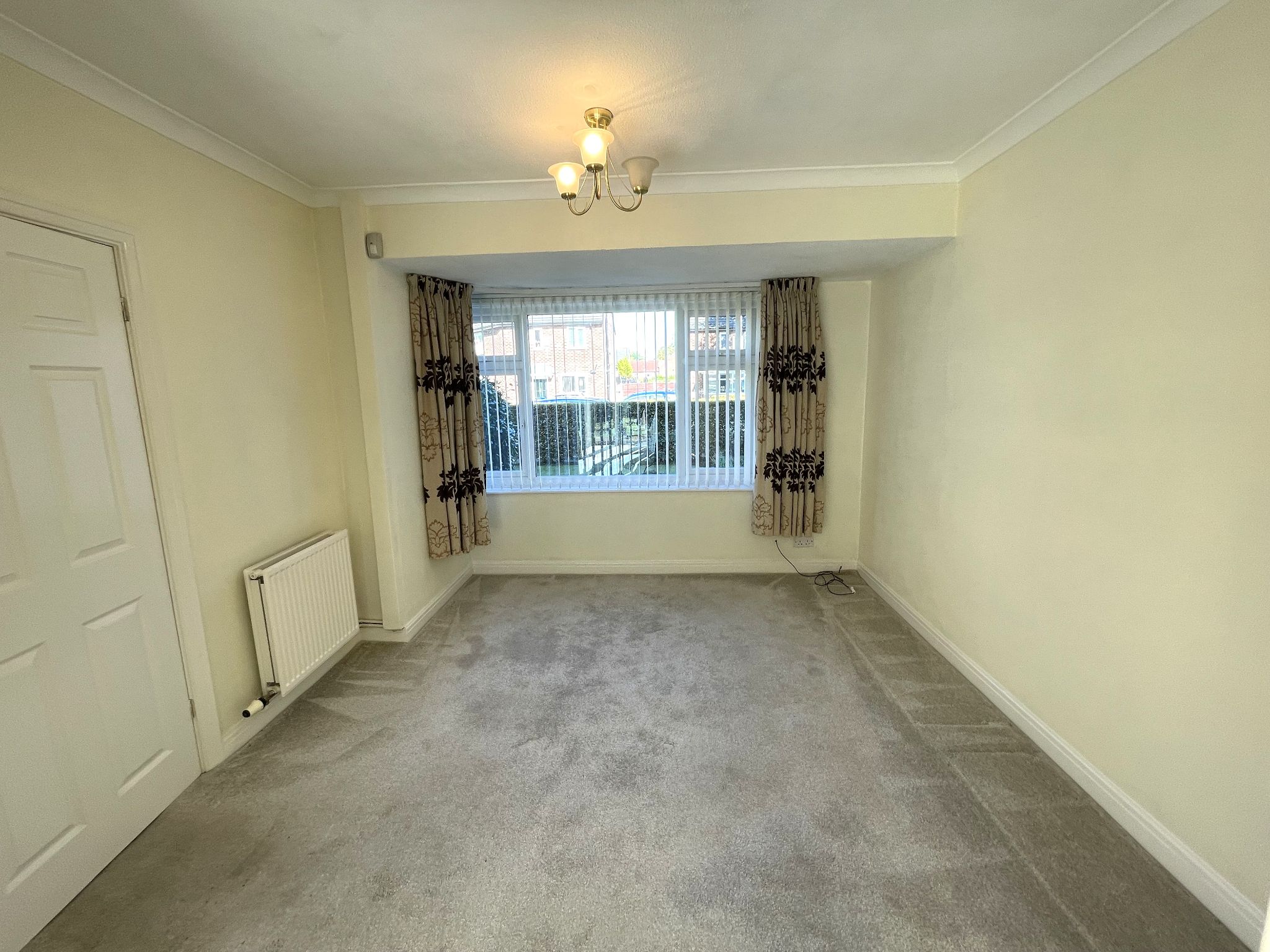 3 bedroom semi-detached house For Sale in Manchester - Property photograph.