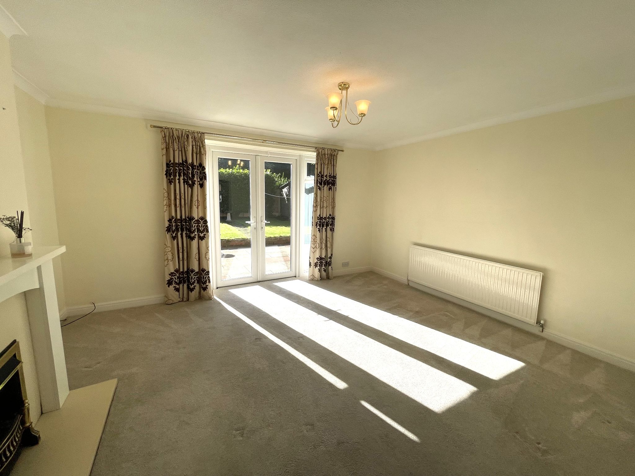 3 bedroom semi-detached house For Sale in Manchester - Photograph 4.