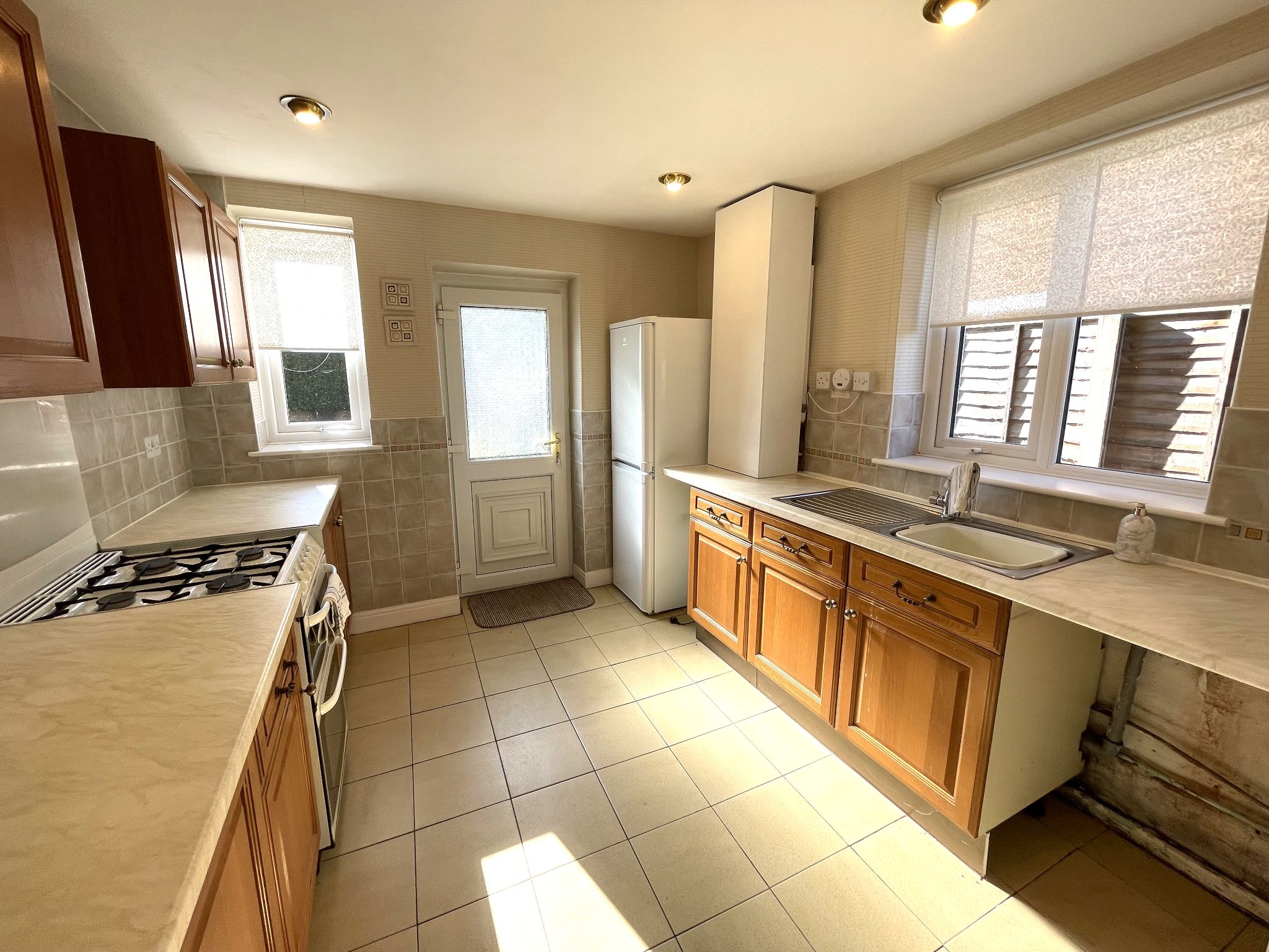 3 bedroom semi-detached house For Sale in Manchester - Photograph 7.