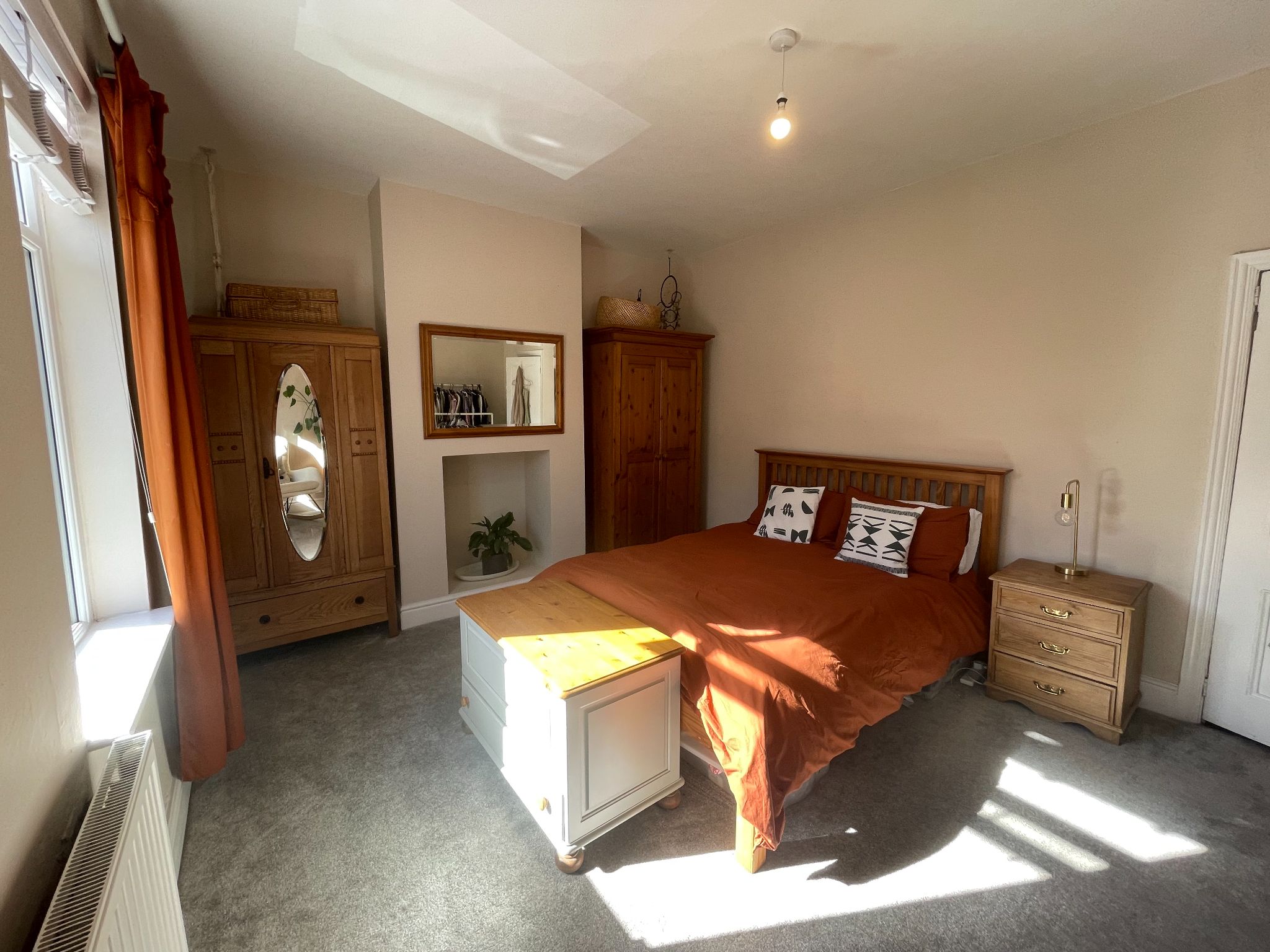 3 bedroom mid terraced house For Sale in Manchester - Photograph 2.