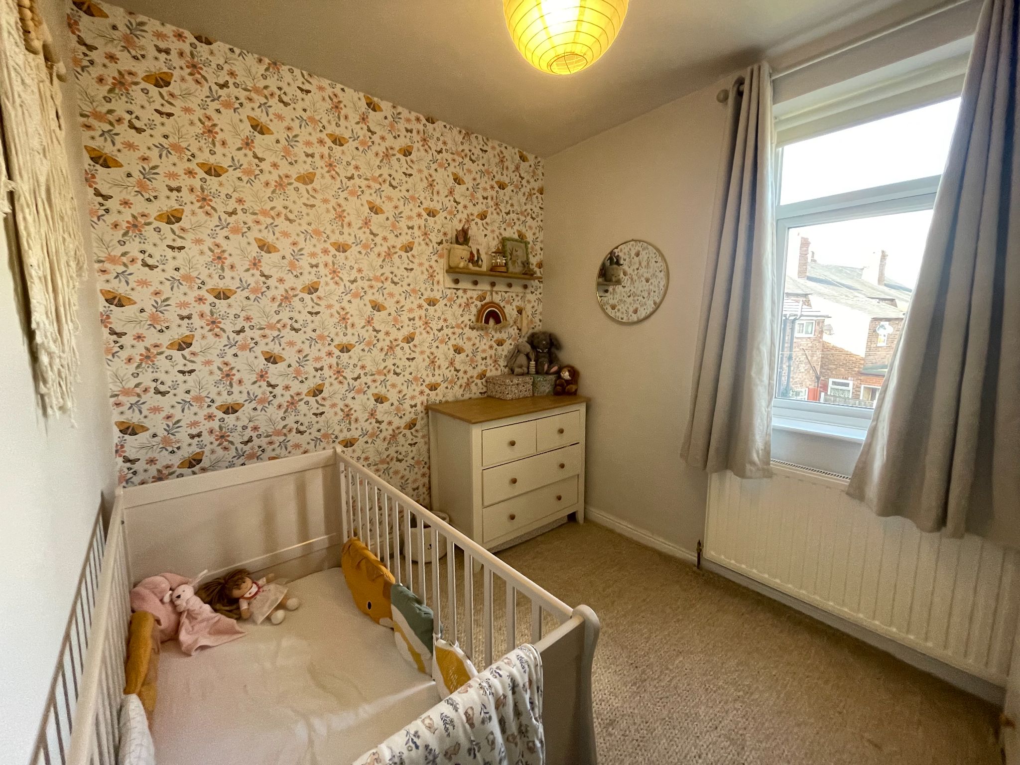 3 bedroom mid terraced house For Sale in Manchester - Photograph 5.