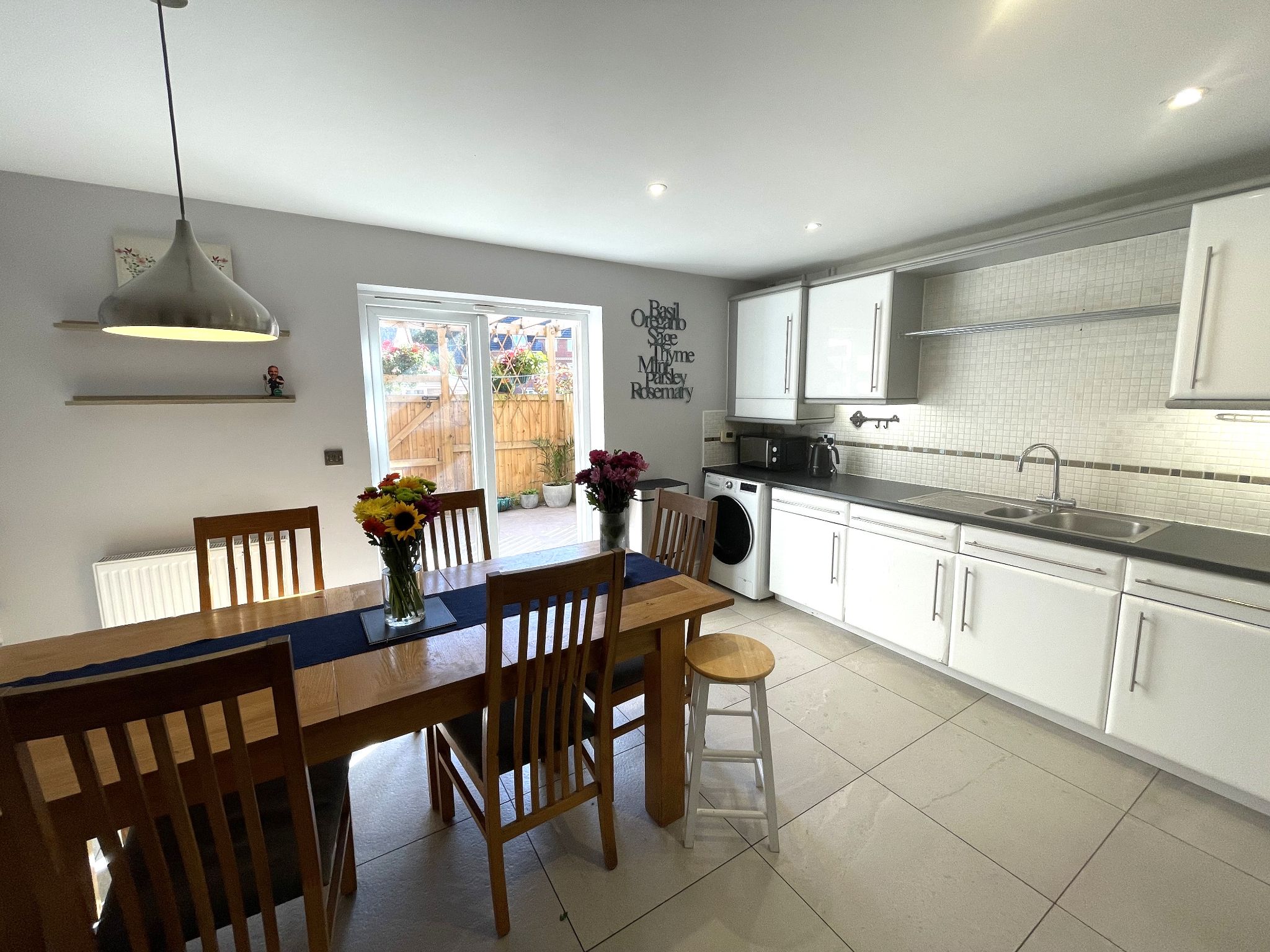 4 bedroom town house For Sale in Manchester - Photograph 11.